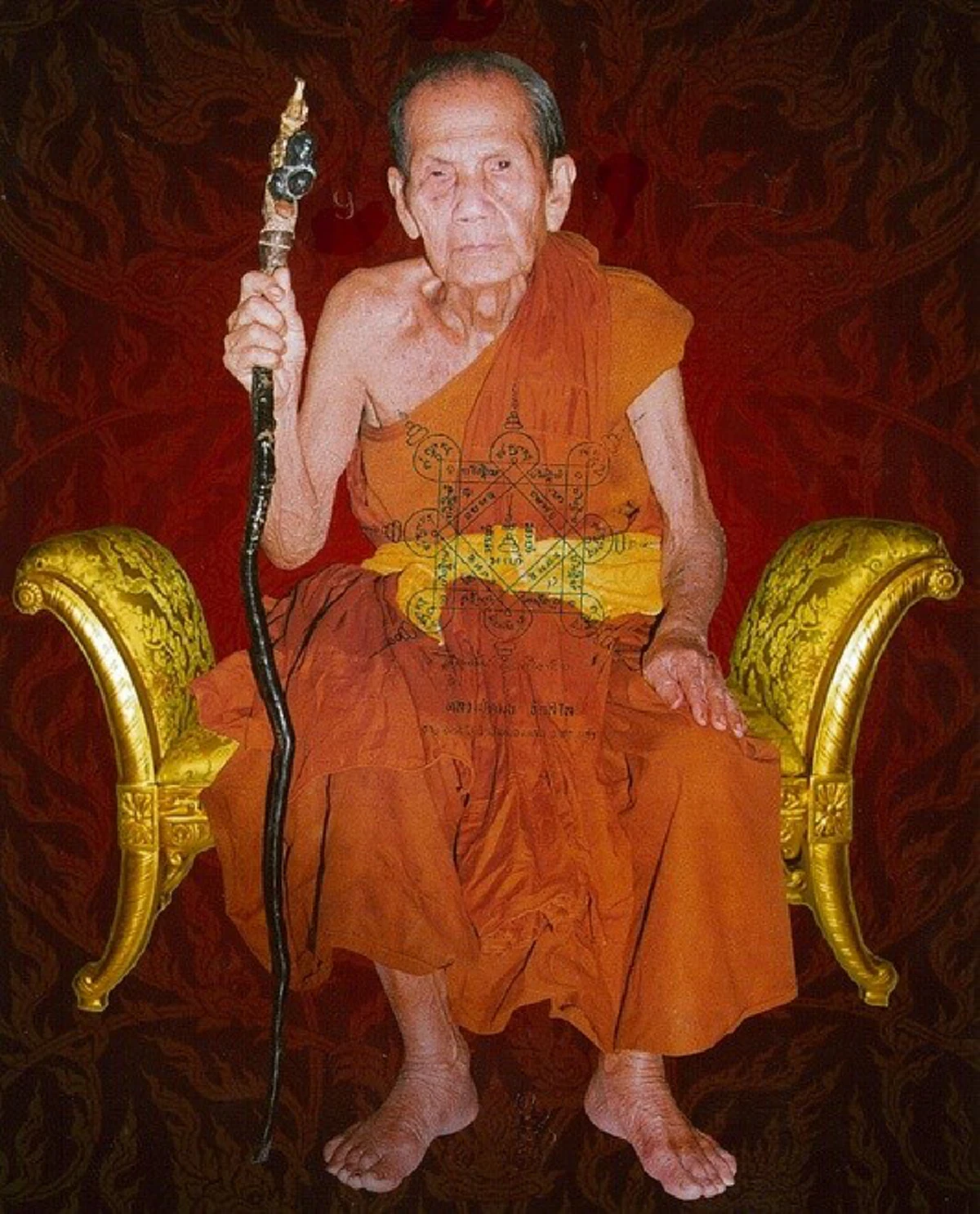 บารมีแท้ๆ หลวงปู่หมุนเล่าประสบการณ์ “แคล้วคลาด” เจอช้างป่า งูยักษ์ กลางป่าลึก ไร้อันตราย แม้รถคว่ำ จนคนขับตายแต่หลวงปู่ยังปลอดภัย!!