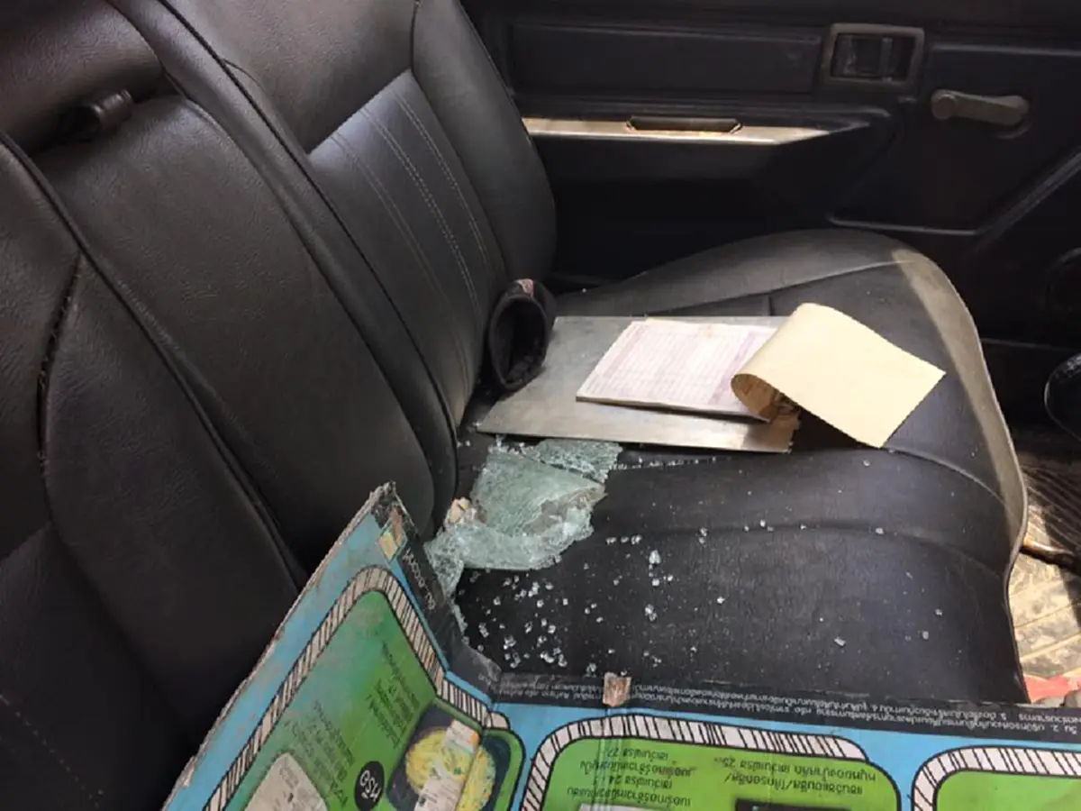 กู้ภัยออกช่วยผู้บาดเจ็บยามค่ำคืน กลับมาที่รถถึงกับผงะโจรใจบาปบุกทุบรถขโมยทรัพย์สิน เปิดวงจรปิดเห็นถึงน้ำตาซึม ชิวไปไหมหัวขโมย (มีคลิป)