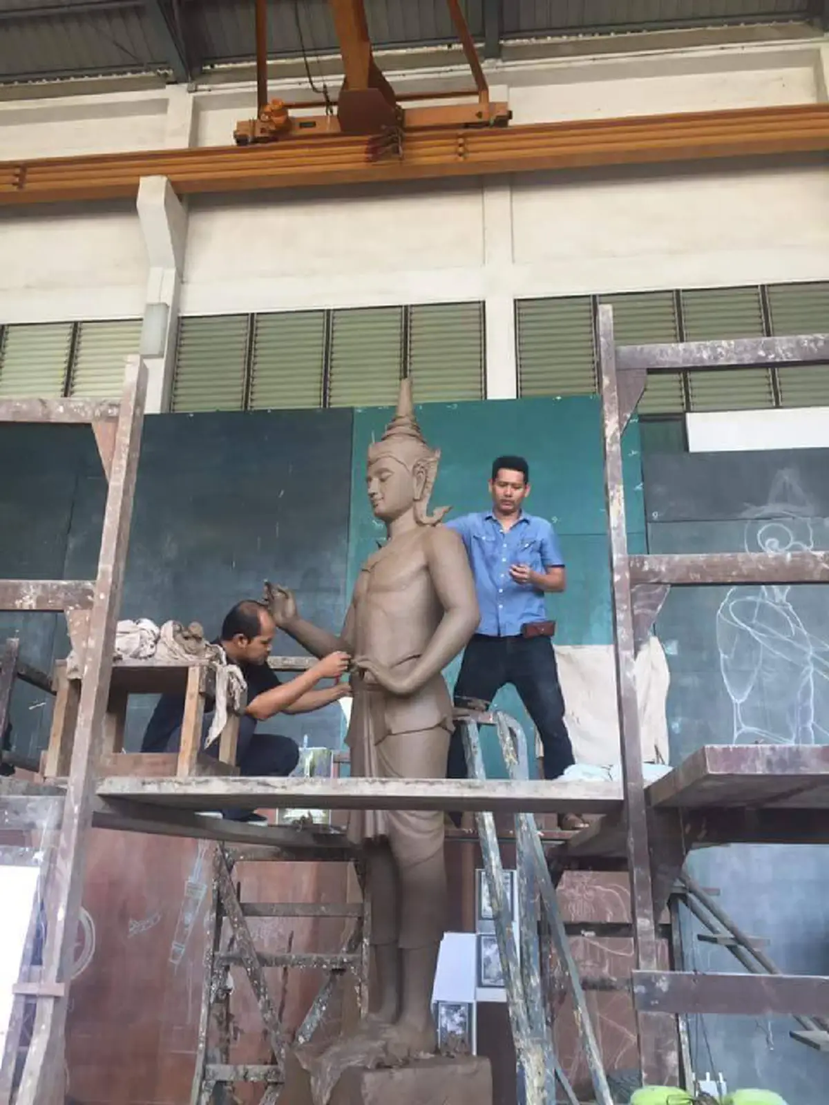 เผยภาพ"พระอินทร์"ประติมากรรมประดับพระเมรุมาศงดงามสมพระเกียรติ จากฝีมือจิตอาสาช่างสิบหมู่ ถวายแด่พ่อหลวงเป็นครั้งสุดท้าย