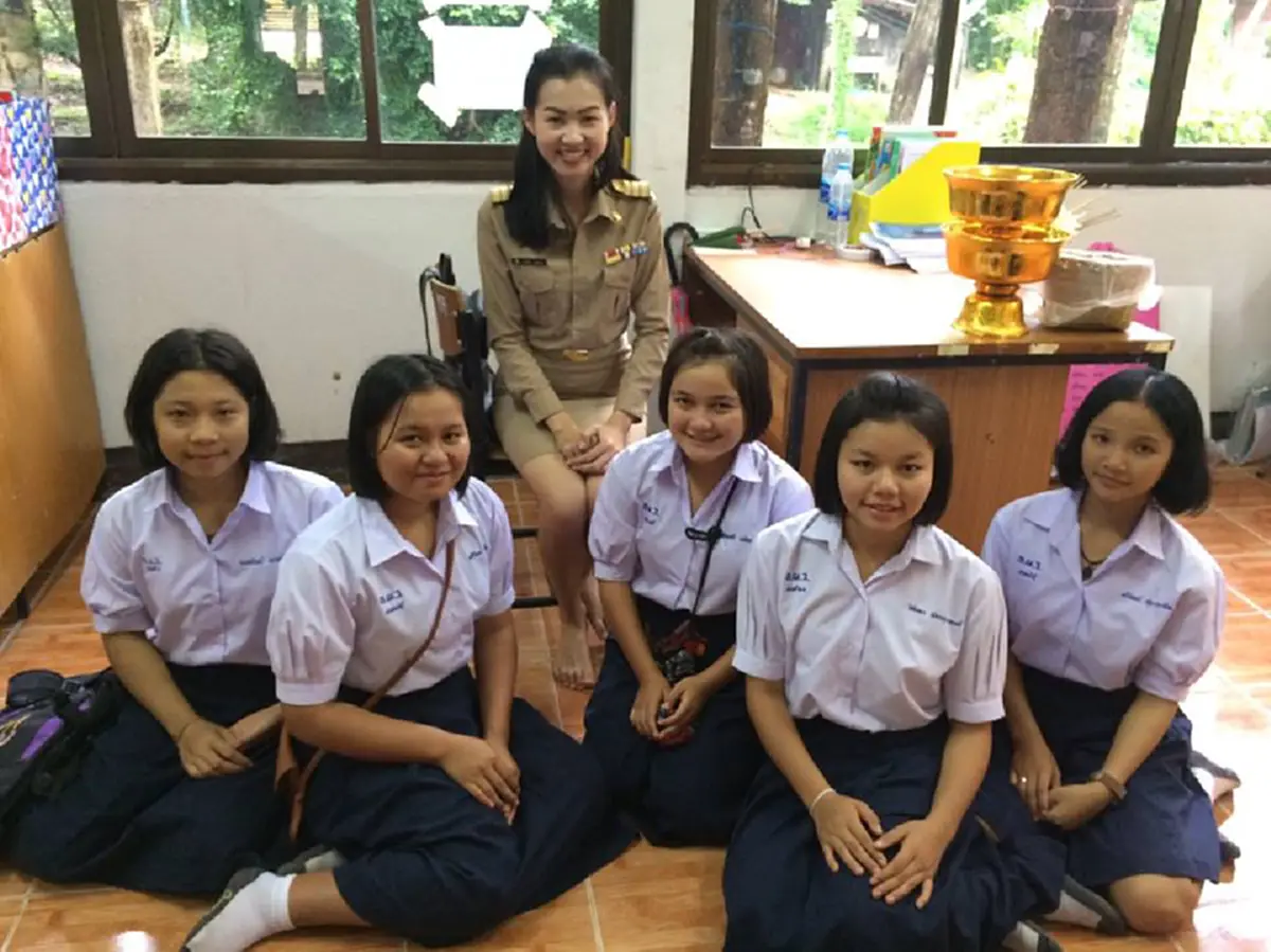 จะสู้ให้ถึงที่สุด!!"ครูแอน" ยันจุดยืน รับไม่ได้กพฐ.แก้ปัญหาโดนปลดกลางอากาศ แค่จับยัด "จ้างชั่วคราว" เพจดังปลุกกระแสครู#ต้องคืนความเป็นธรรม??