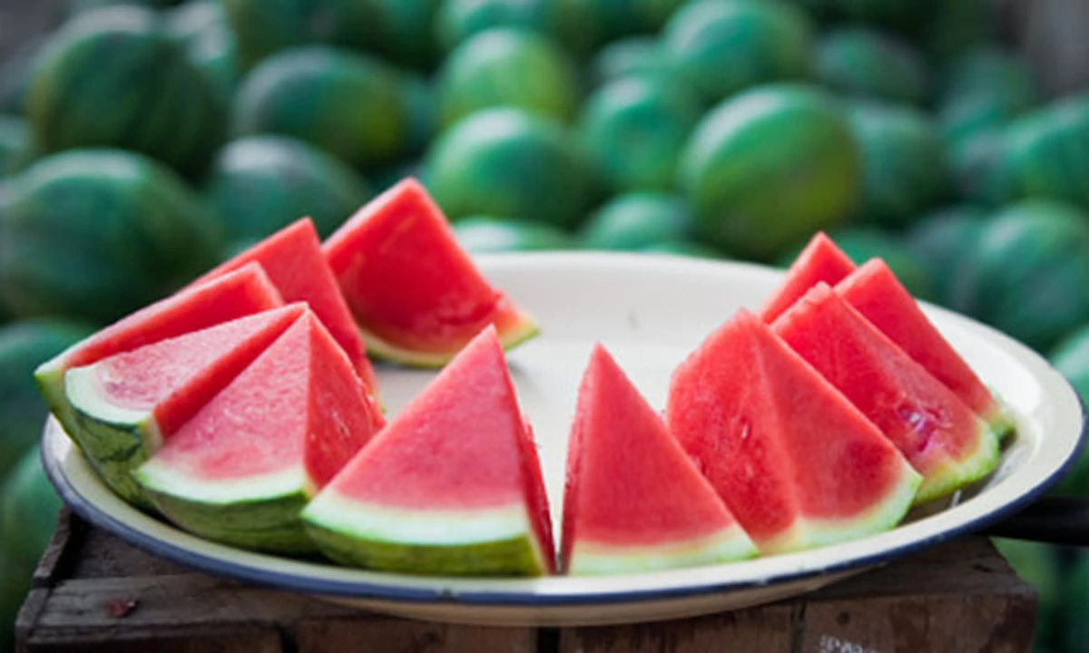 #ทิ้งไปเสียดายแย่!! แตงโมไม่ได้มีดีแค่เนื้อสีแดง 6 ประโยชน์ของเนื้อสีขาวที่เปลือกแตงโม มีค่ามากกว่าที่คุณคิด รู้แล้วจะไม่ทิ้งอีกเลย!!