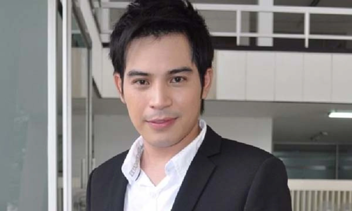 คิดถึงคนบนฟ้า!! "โบว์ แวนด้า" พาน้องมะลิกลับบ้านเกิด ทำบุญครบรอบ 2 ปี การจากไปของ "ปอ ทฤษฎี" !!