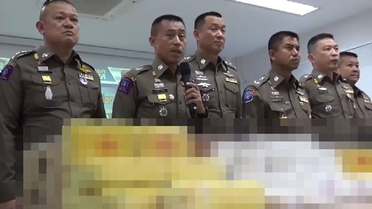 ลงโทษให้หนัก เปิดคลิปนาทีบุกชาร์จ 3 ผตห.ขนยาบ้าลงใต้ ของกลาง 4 แสนเม็ด สารภาพทำเป็นสิบครั้ง