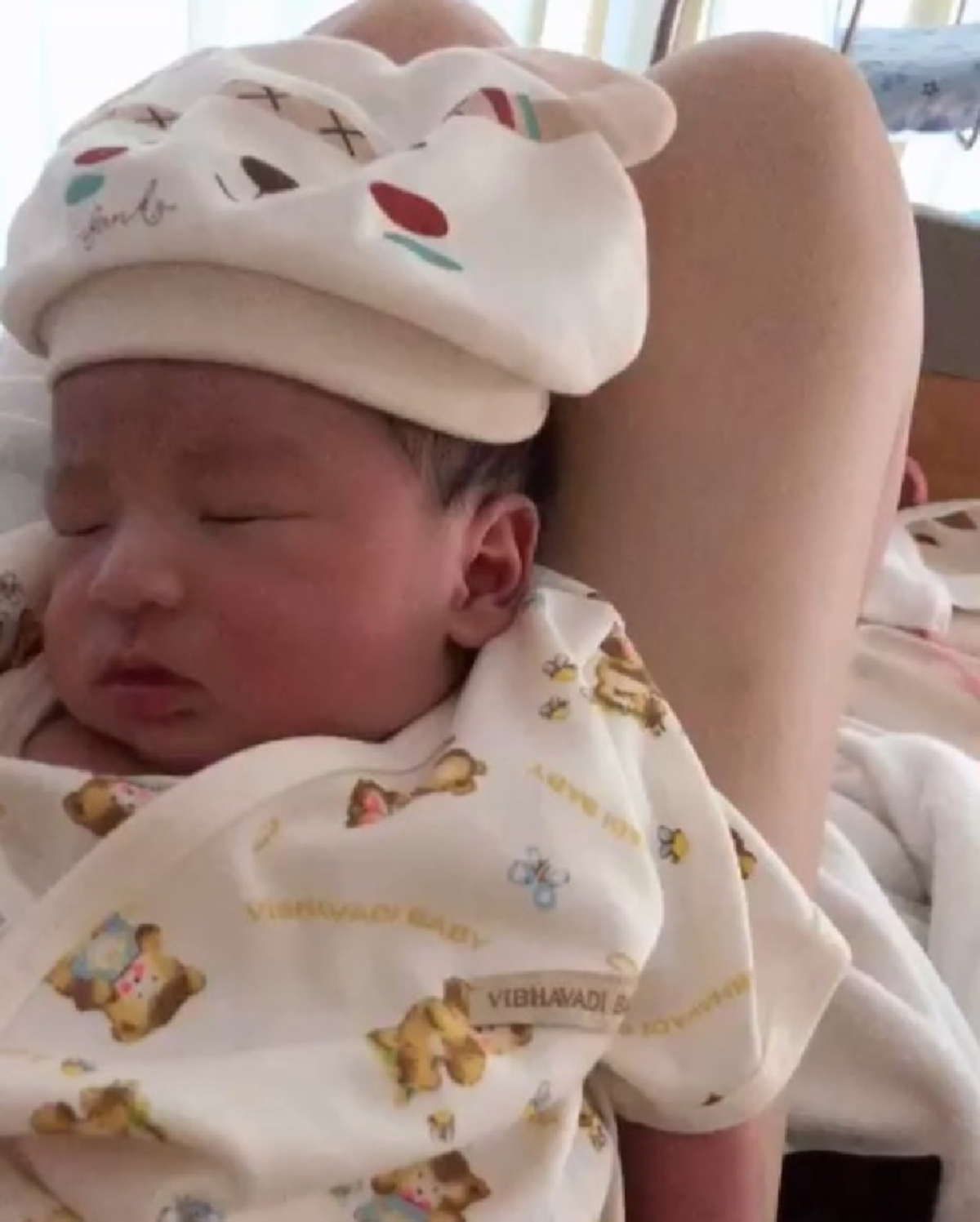 สำเนาถูกต้อง!! ชมความน่ารักของ "น้องเทรย์" ลูกชาย "แอมป์ - เบลล์" น่ารักน่าชังแค่ไหนต้องดู