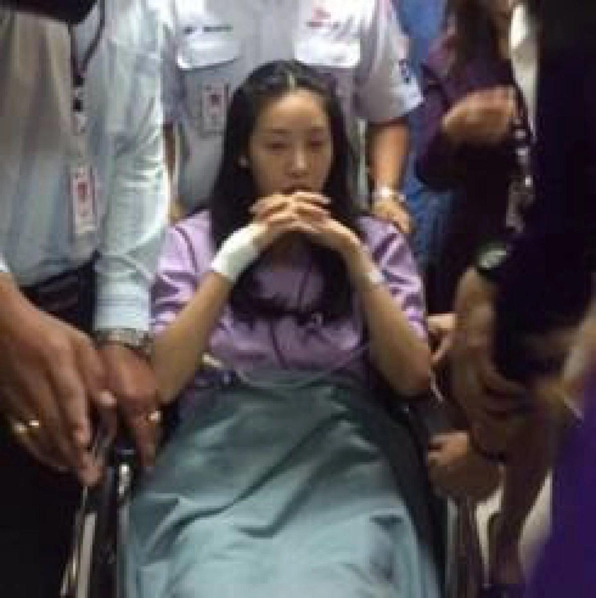 *ครึ่งประเทศไม่เคยรู้!!! เปิดภาพ "11 ดาราดังของไทย" ที่ป่วยหนักเป็น "โรคร้าย" บางรายรักษาสารพัดโรค ทุกข์หนักผ่าตัดนับไม่ถ้วน!!! (คลิป)