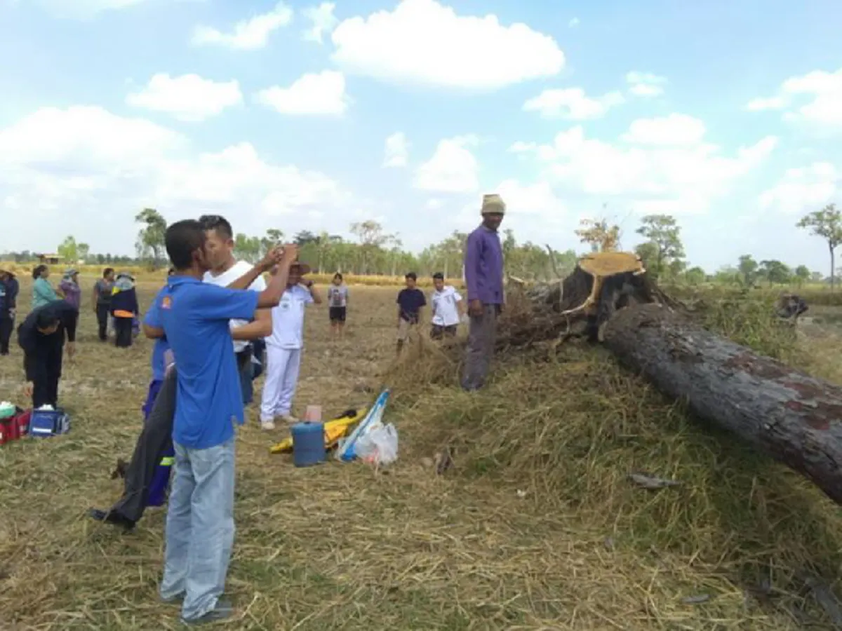 ผวาทั้งหมู่บ้าน!!! นั่งหลบแดดอยู่ดีๆ กลายเป็นศพคาที่ได้ รู้สาเหตุแล้วตะลึงหนัก!!