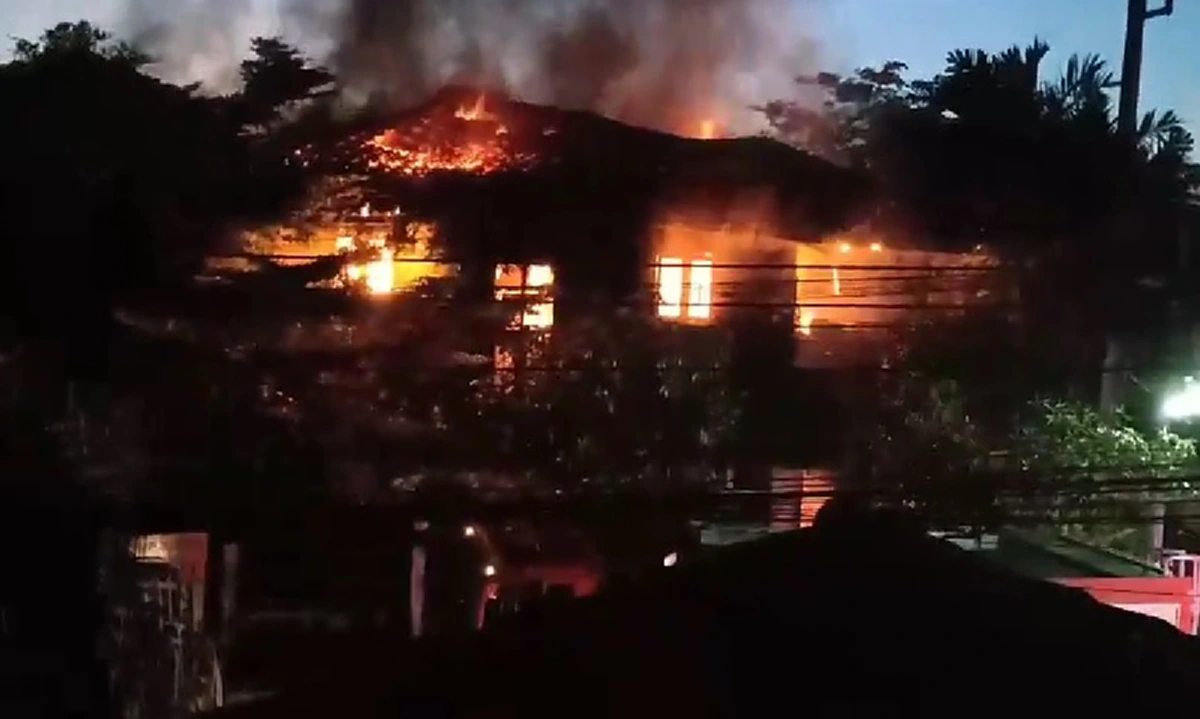 เศร้าน้ำตาซึม เพื่อนบ้านเล่าเหตุไฟไหม้บ้านเปิดรักษาสัตว์ วินาที 2 ลูกสาวเสียชีวิต (คลิป)