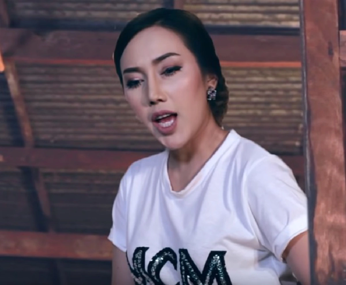 ยินดีให้ด่า อ.งัวน้อย คนแต่งเพลง "ครางชื่ออ้ายแน " ขอโทษพวกโลกสวย ชี้อยากให้ฟังเพื่อความบันเทิง