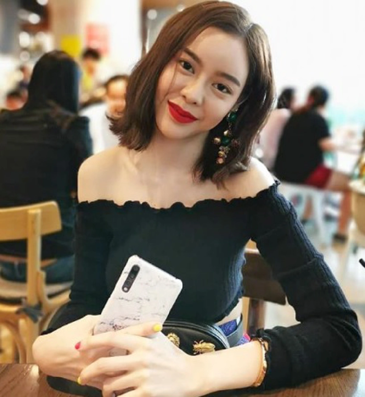 ไอซ์ ปรีชญา ฝากข้อความถึง คุกกี้ อรนลิน " โดนผู้ชายเท เเต่ยังตามรังควาน  เขาเรียกว่าผีบ้า"