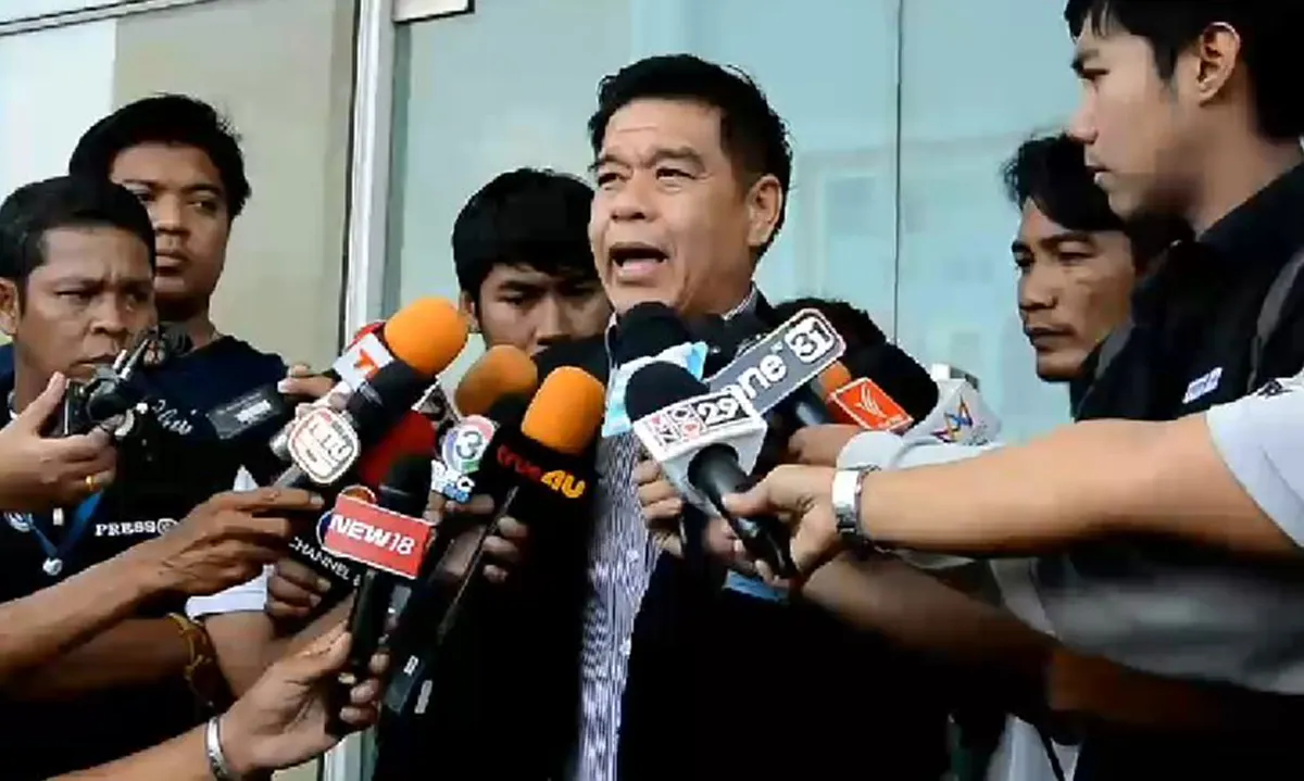 อยากเด่นดังกว่าคนอื่น !!?? หมายถึงใคร "อุปนายก" แซะแรงทนายบางคนใส่เสื้อยืด กางเกงยีนส์ รองเท้าผ้าใบ!? (คลิป)