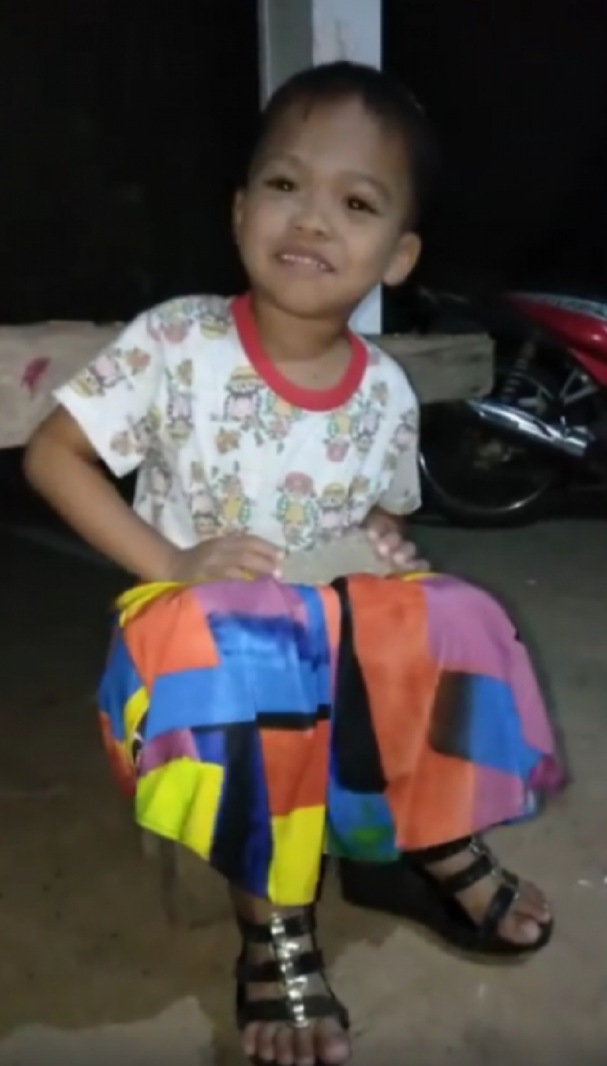 คุณแม่ ถามหนูน้อย โตขึ้นอยากเป็นทหารหรือตำรวจ
