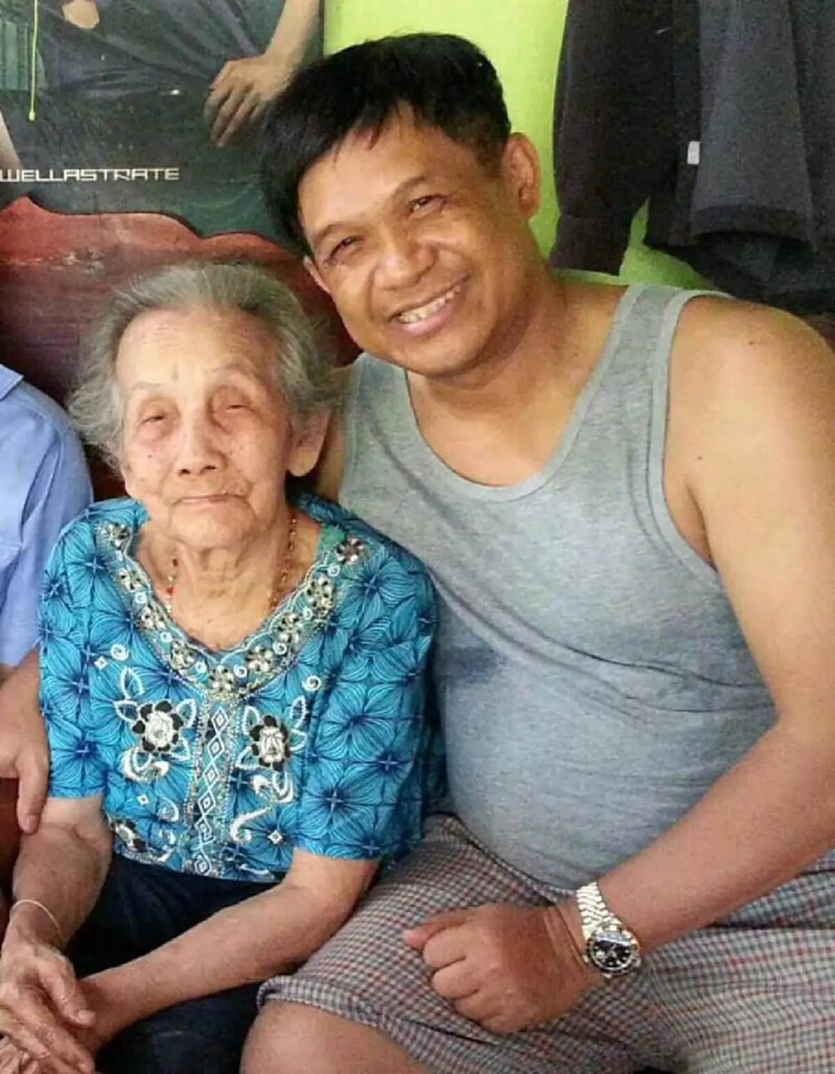 "หญิงชรากับปลาทูเค็ม"...วันแห่งความรักของ "เสธ.ทัย" อ่านแล้วน้ำตาไหล เราส่งความรักให้คนอื่นได้ แต่อย่าลืมหันกลับไปหาพ่อ-แม่บ้างนะครับ..