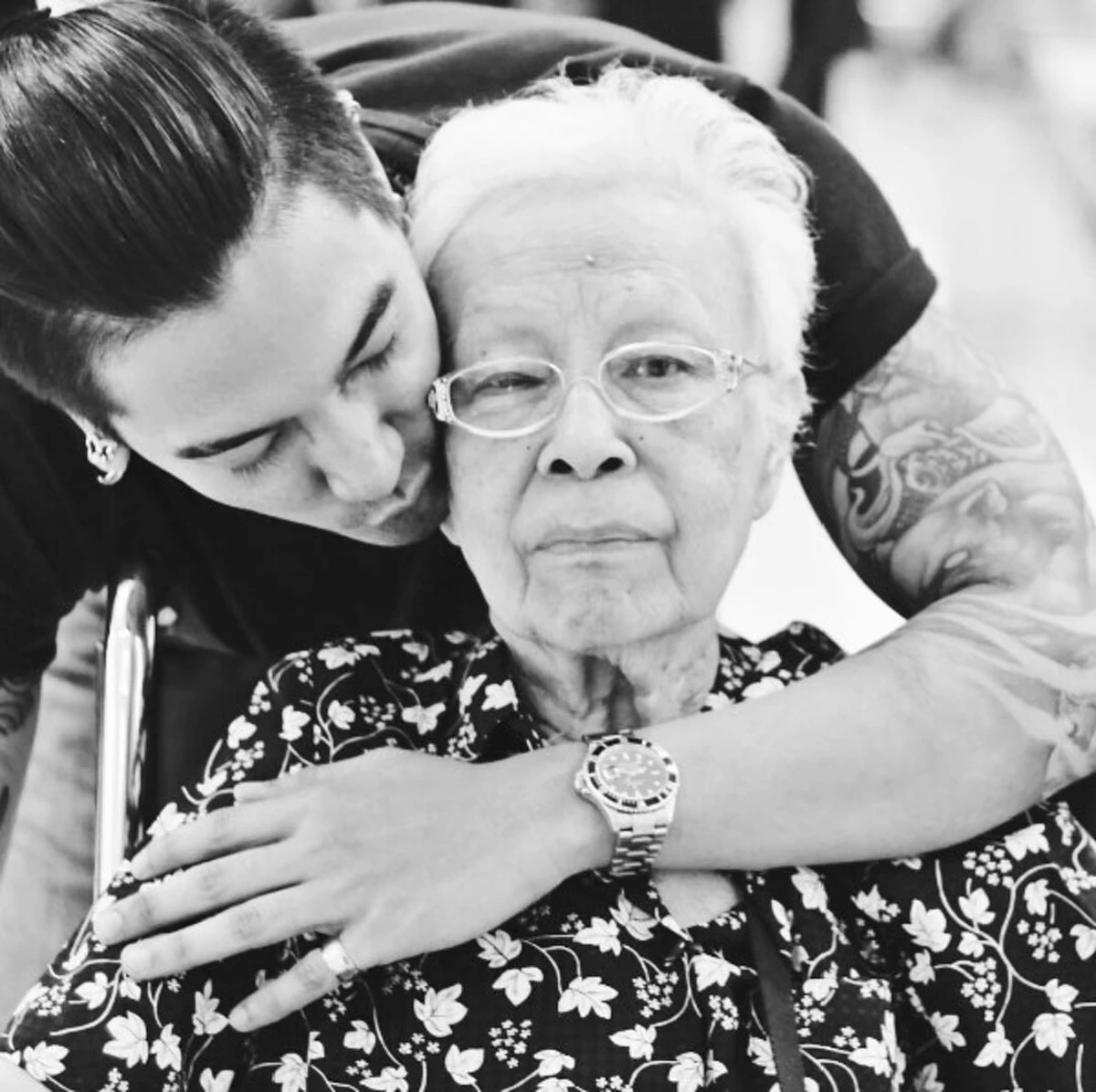 ช็อกวงการบันเทิง!!! สุดเศร้า"คุณยายอี๊ด สินีนาฏ โพธิเวส" จากไปอย่างสงบเมื่อคืนที่ผ่านมา..."หลับให้สบายนะครับยาย 4 แผ่นดิน"(รายละเอียด)