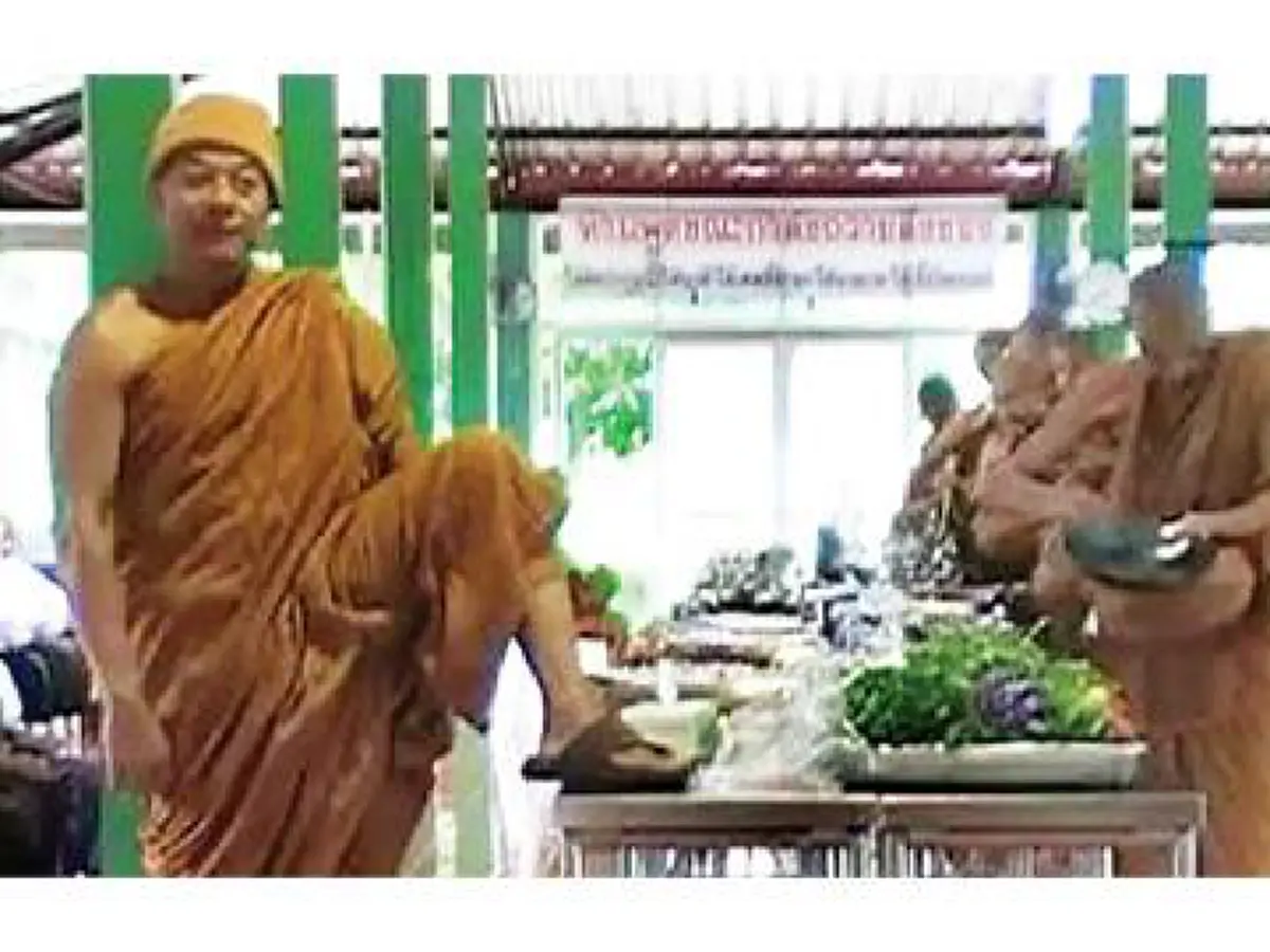 ครึ่งประเทศไม่เคยรู้!!! เปิด 10 ตำนาน "พระฉาว" ทำสะเทือนวงการผ้าเหลืองเมืองไทย ดังไกลไปทั่วโลก!!!