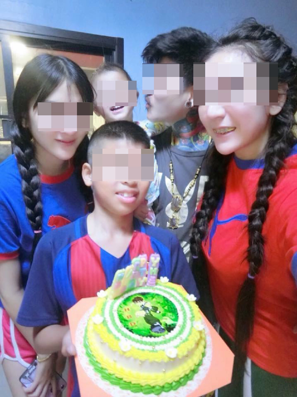 ตำแหน่งผัว2018ต้องยกให้เค้า เมียหลวงโพสต์ประกาศ"ครอบครัวหรรษา"ต้อนรับสมาชิกใหม่ ผัว 1 เมีย 3 ลั่น ช่วยกันทำมาหากิน (รายละเอียด)