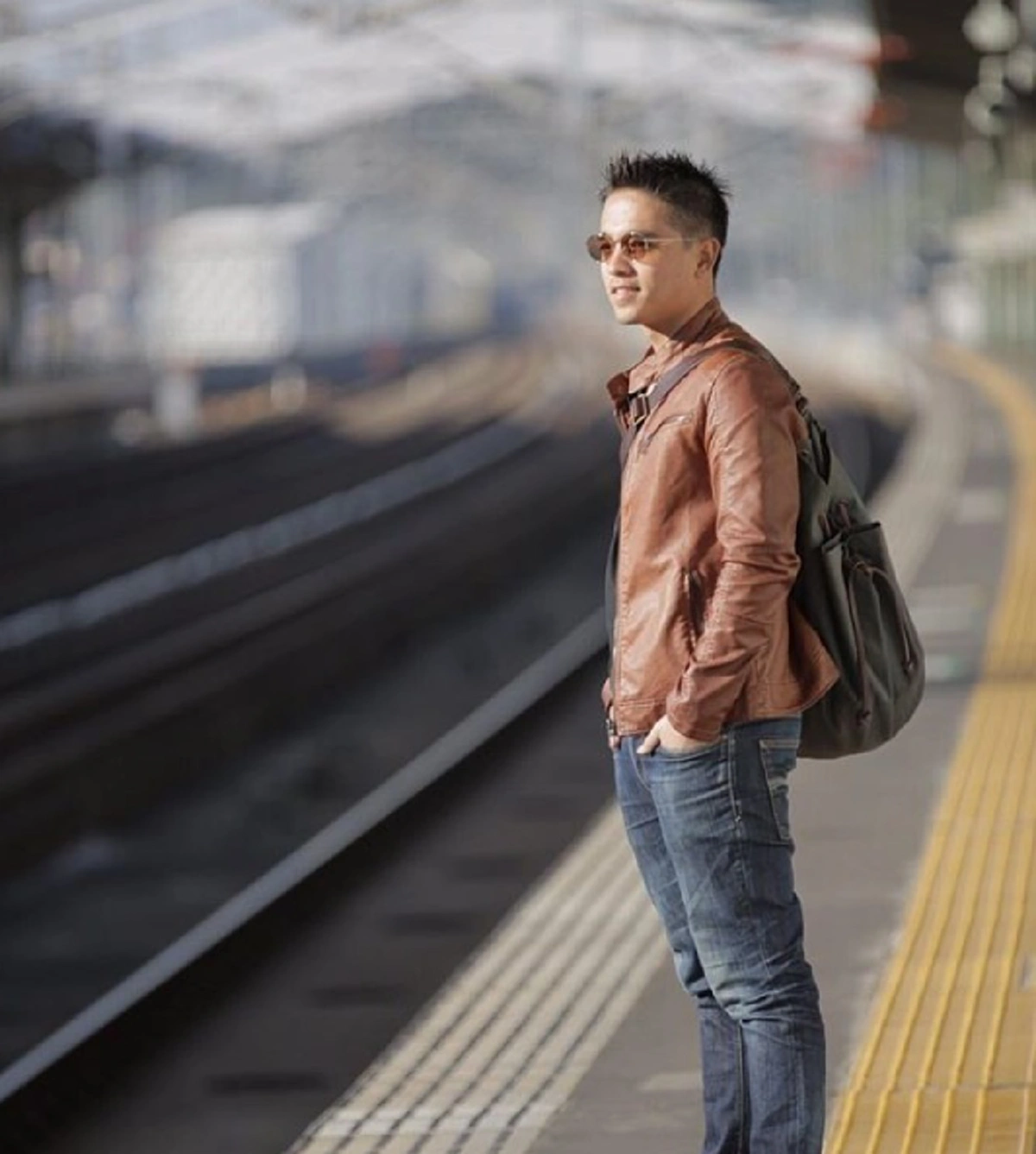 สาวๆกรี๊ดสนั่น !!! “อเล็กซ์ เรนเดลล์” เปลี่ยนทรงผมใหม่ แบบที่ไม่เคยเห็นมาก่อน ลุคดูเท่กว่าเดิมมาก ทรงนี้หล่อบาดใจ !!! (ชมภาพ)