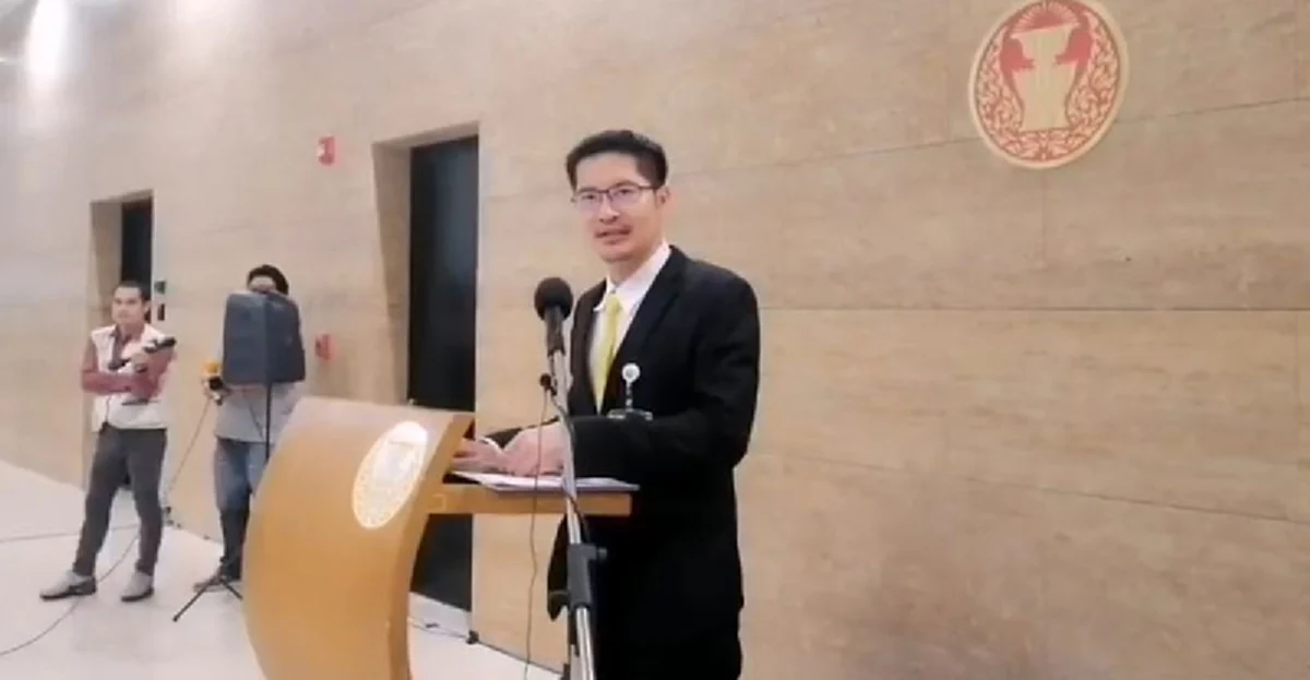 มงคลกิตติ์ หัวหน้าพรรคไทยศรีวิไลย์ 