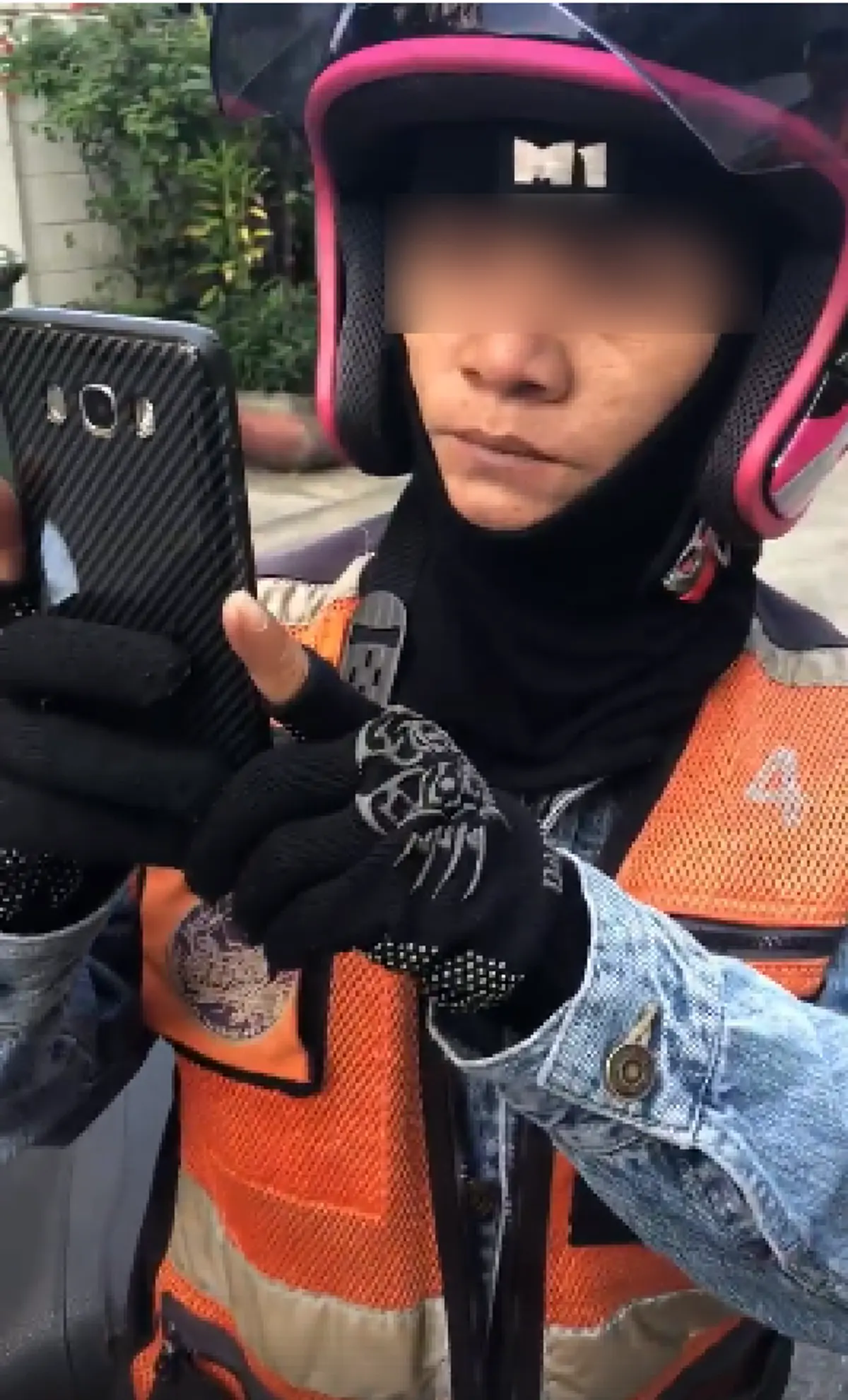 เดือดสนั่นซอย!!! มนุษย์ป้า"วินจยย."สุดกร่าง โวยนักศึกษาเรียกแกร็บไบค์ ลั่น อยากถ่ายก็ถ่ายเลย ทำตัวไม่มีการศึกษา!!!(คลิป)