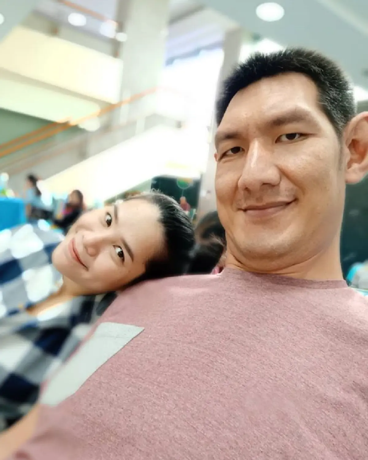 รักเราไม่เก่าเลย "โยกเยก เชิญยิ้ม"เผยชีวิตรัก 12 ปี ลูกสาวนายตำรวจสาวสวย ผ่านทุกเรื่องราวความพีคในชีวิต