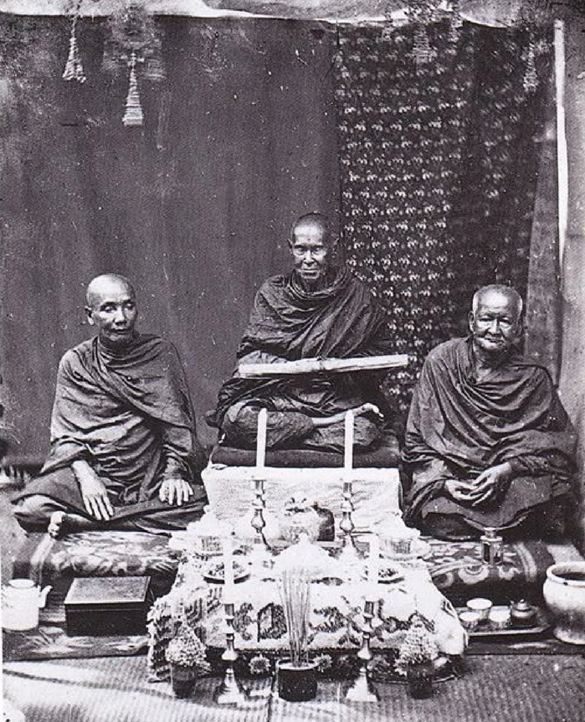 ทำไมหนีรัชกาลที่ ๓ พ้น แต่หนีรัชกาลที่ ๔ ไม่พ้น!! เมื่อ "สมเด็จโต" หลีกเลี่ยงการสอบเปรียญธรรม เผย..กูหนีมาตั้ง ๒๕ ปี ทำไมเพิ่งมาประกาศจับ !!