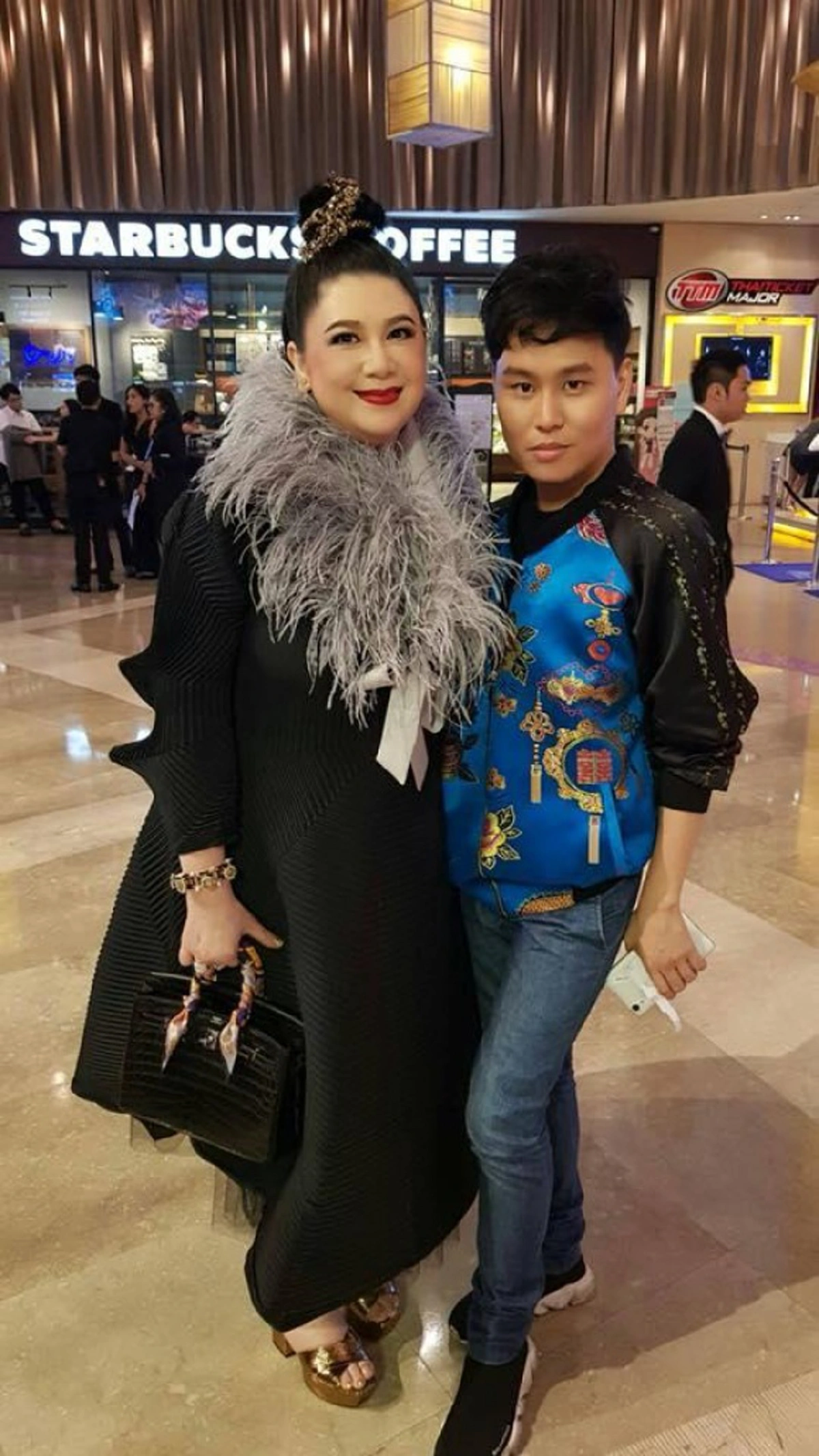 ลืมเธอไปแล้วหรือยัง !?!  "จุ๋ม แสงระวี" มิสไทยแลนด์เวิลด์ 2529 เจ้าของเพลงฮิต "แมงมุม" นี่คือภาพล่าสุดของเธอ ในวัย 49 ปี ที่ทำหลายคนตกตะลึง!