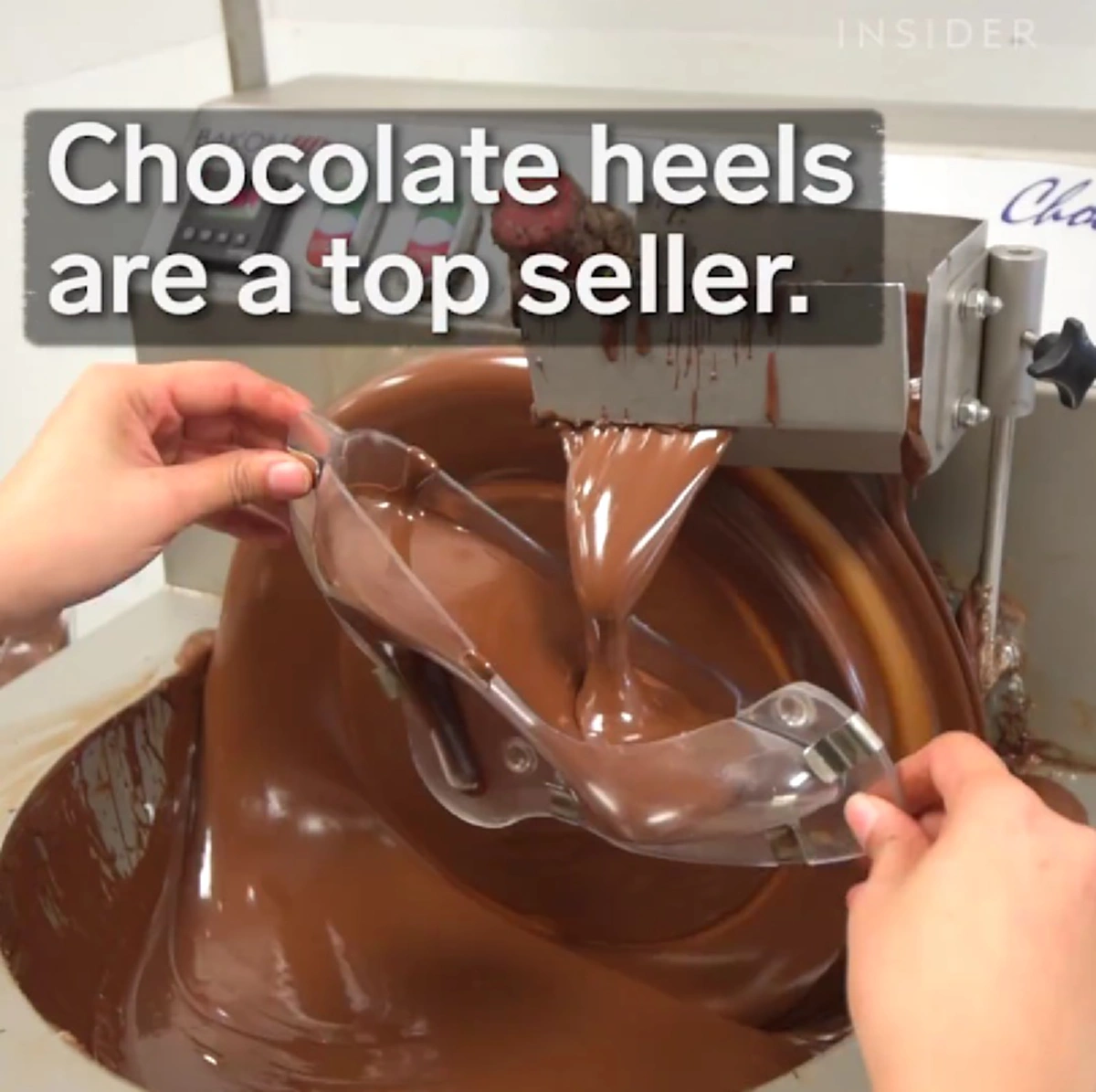 6 ล้านคนอึ้งกิมกี่ !! เผยโฉม "รองเท้ากินได้" ที่สาวๆหมายปอง จับจองเป็นเจ้าของ ทั้งสวยทั้งอร่อยจนอยากเก็บไว้หลายๆคู่ !!! (ชมคลิป)