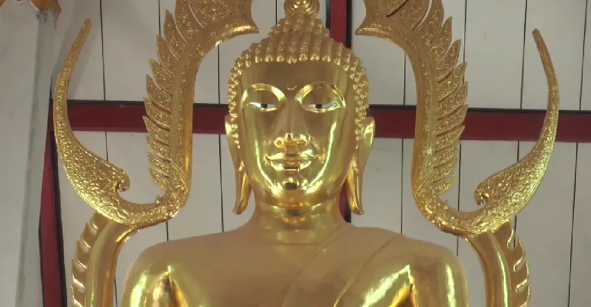 ฮือฮา!! ขุดพบพระพุทธรูปโบราณ เรียงรายใต้ฐานพระประธานที่วัดกลางเมืองโคราชคาดถูกฝังไว้ คาดอายุกว่า 300 ปี นับ 100 องค์ !?!