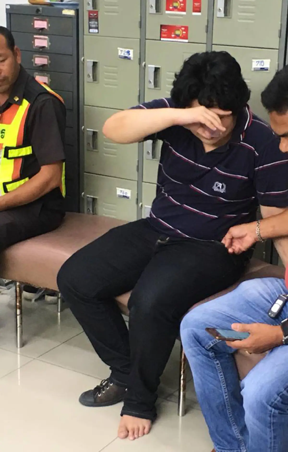 เปิดใจ! สาวโดนซุกกล้องในรองเท้า แอบถ่ายใต้กระโปรง ไอ้หื่นโดนรวบคาหนังคาเขา ลั่นคำพูดอ้าง"ผมเป็นโรคซึมเศร้า" เผยทำมาแล้ว 3 ปี!