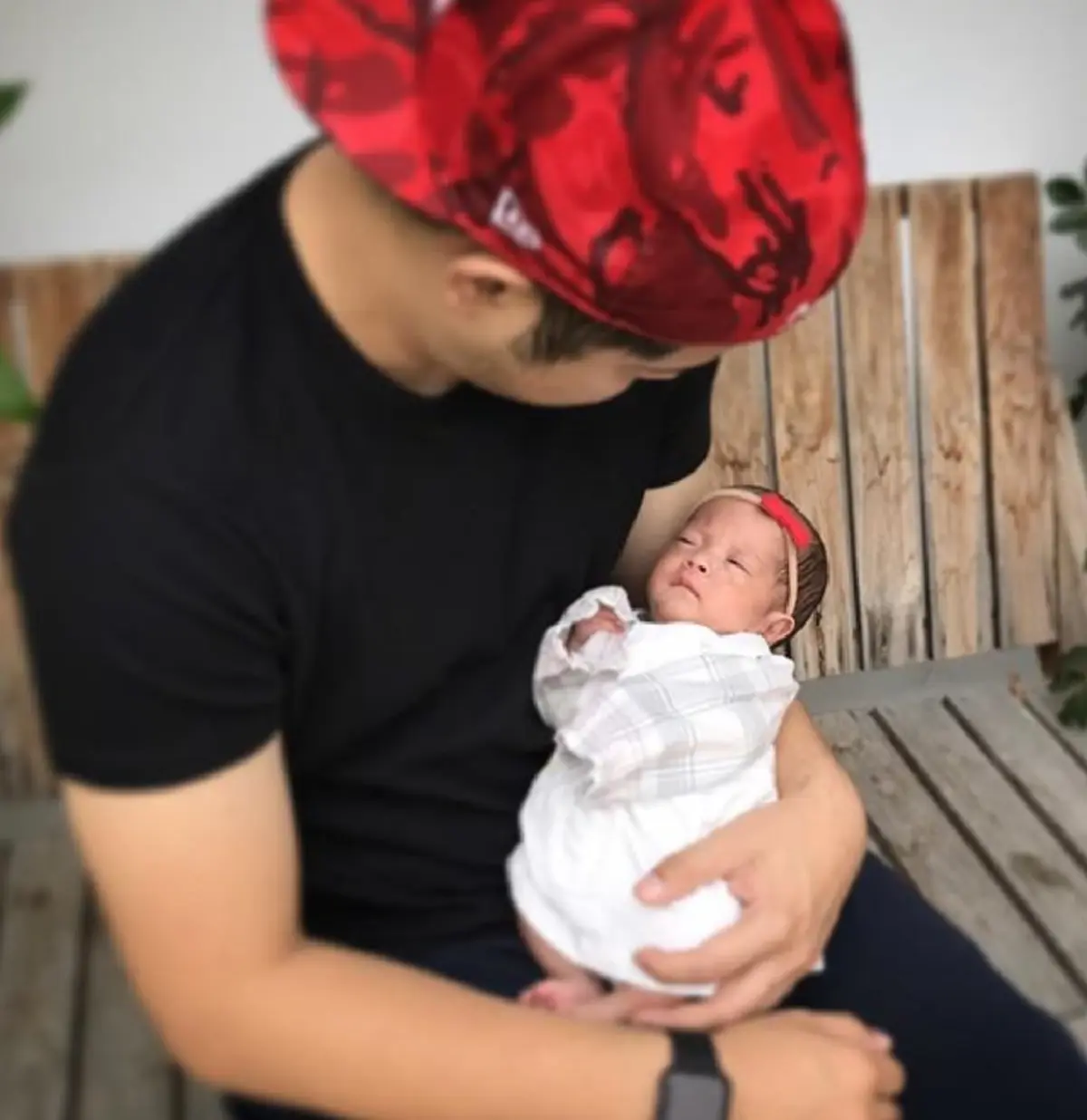 เอ็นดูหนักมาก!!! ส่องภาพลูกสาว "เติ้ล ตะวัน" หลังออกจากตู้อบ แม้ตัวจิ๋ว..แต่ใจแจ๋ว งานนี้แฟนคลับกดไลค์รัว สมัครเป็นFCเพียบ!? (ชมคลิป)