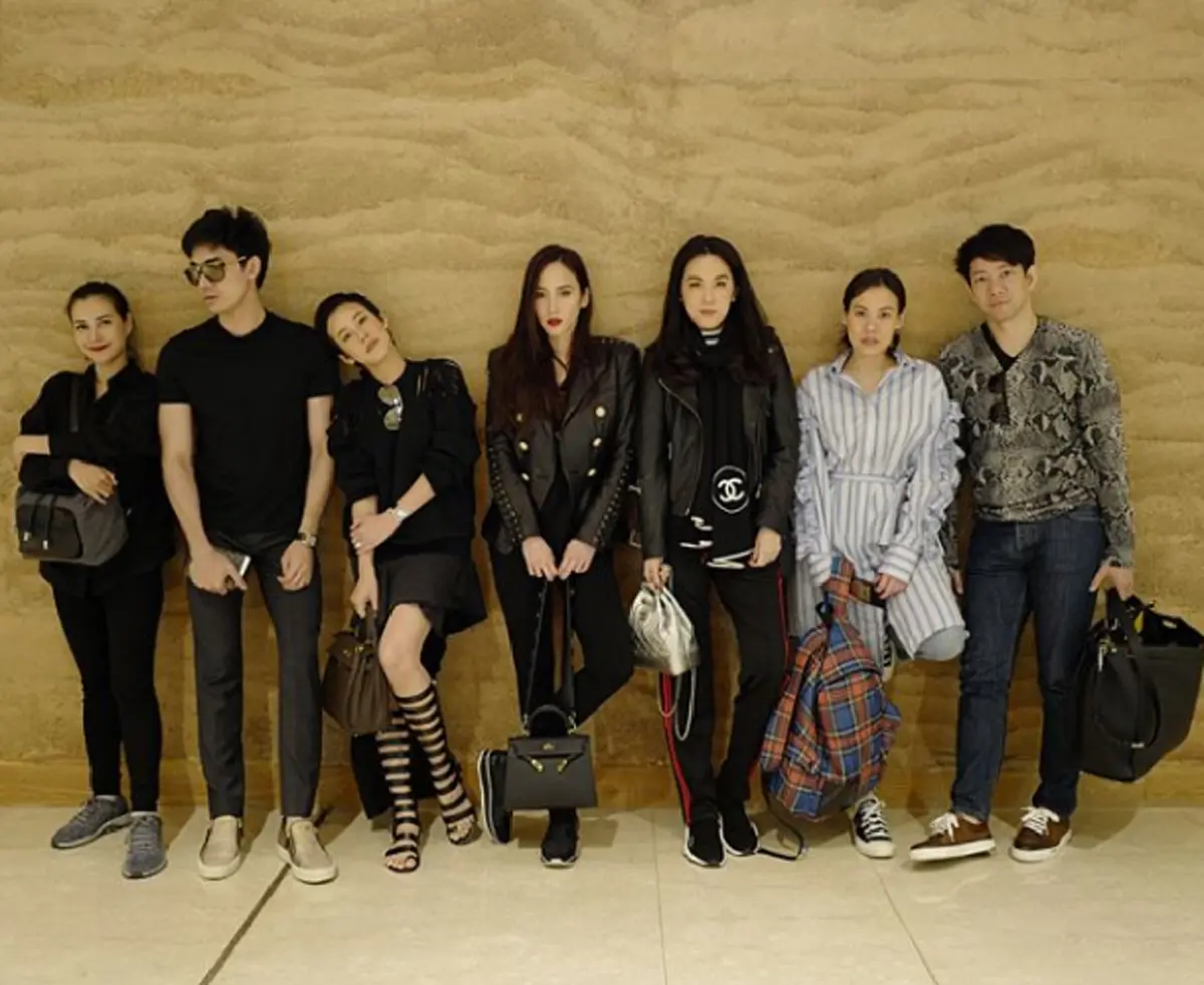 แม่มาแล้ว!! "อั้ม" เคลื่อนไหวครั้งแรก หลังถูก "ลีน่า จัง" ด่า..เป็นซุปตาร์ไร้ผัว งานนี้จัดเต็มถึงใจ แคปชั่นใสๆ แต่ตีความหมายได้เจ็บมาก!?