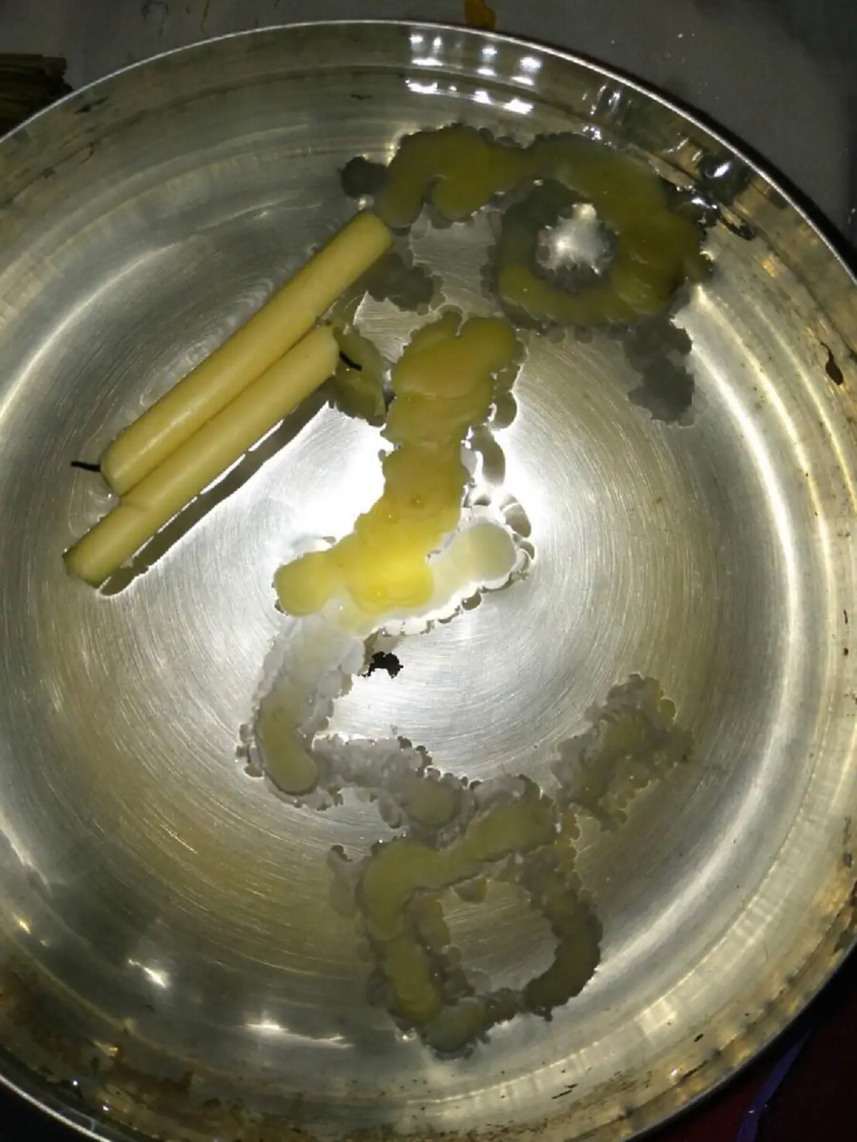 แตกฮือ ทั้งวัด!! "หลวงปู่เฮง" เกจิดังอีสาน ทำพิธีปลุกเสกเหรียญ จู่ๆเลขโผล่บาตรน้ำมนต์ 3 ตัว เต็มๆตา โร่แทงหวยด่วน!!