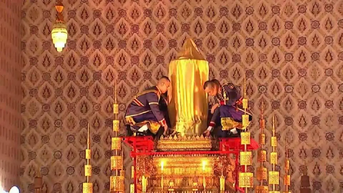 เปิดภาพงานพระราชพิธีอัญเชิญพระบรมศพพระบาทสมเด็จพระปรมินทรมหาภูมิพลอดุลยเดช บรมนาถบพิตร ไปยังมณฑลพิธีท้องสนามหลวง