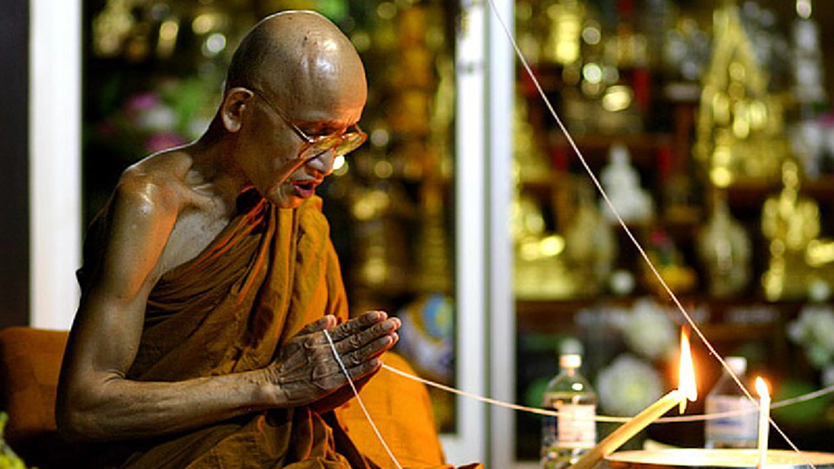 หลวงปู่มั่นมาสร้างวัดป่าบ้านนามน พญานาคร่วมบุญทิ้งรอยไว้ชี้จุดสร้างกุฏิและวัดอาณาบริเวณวัดให้ จากคำบอกเล่าของหลวงปู่อว้าน เขมโก