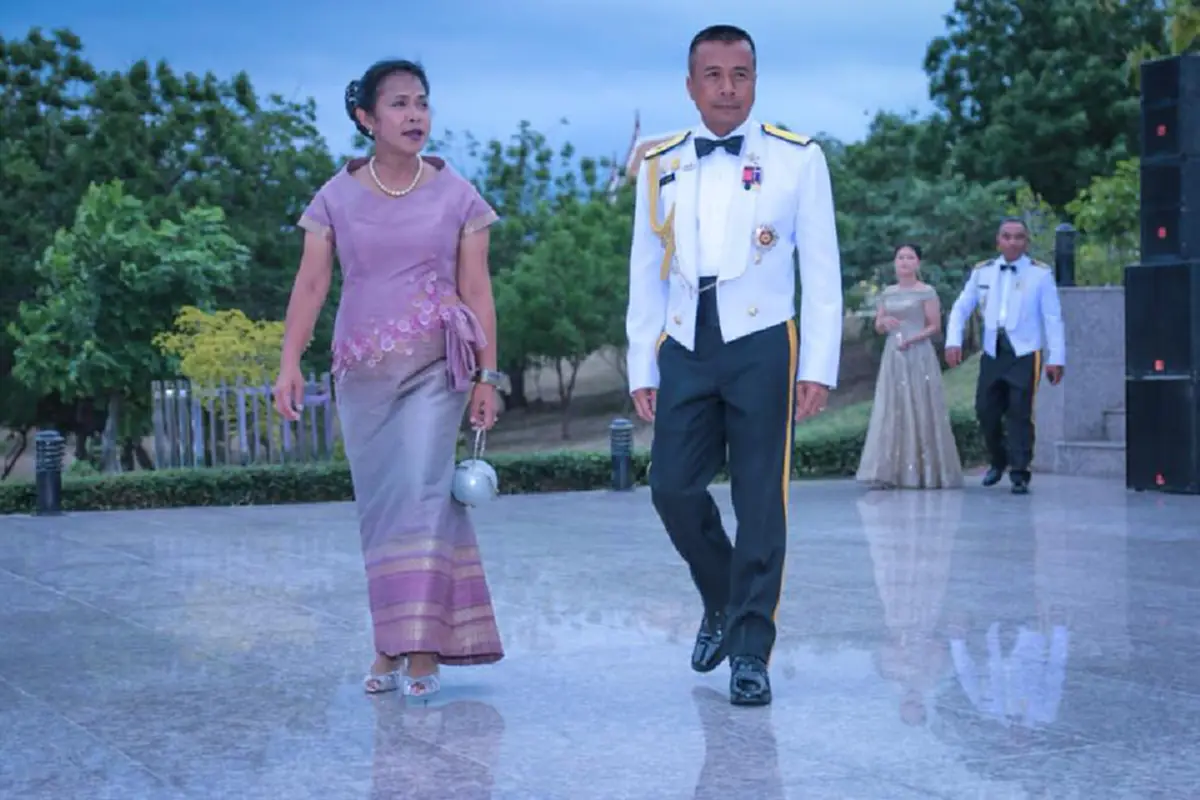สมานหลับให้สบาย!!"คุณเอื้อย" นั่งป้ายน้ำตาไปเขียนไป ในวันที่ต้องถ่ายทอดเป็นตัวอักษร"จ่าเเซม"ผู้เสียสละ ผ่านเพจ"Thai Navy SEAL"(รายละเอียด)