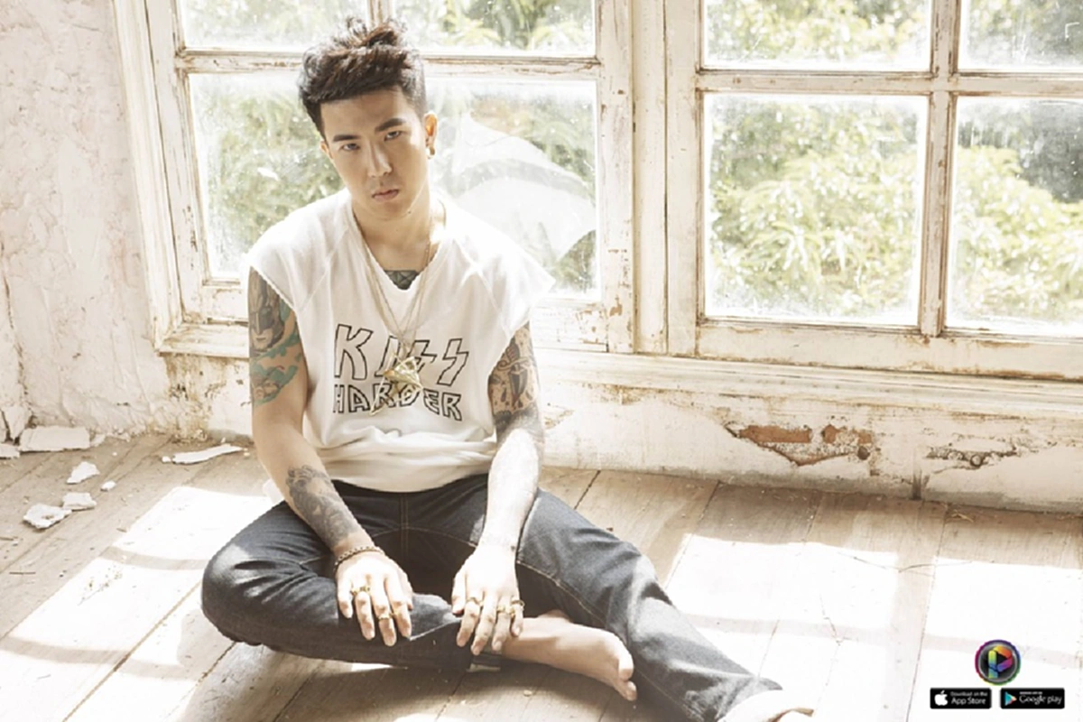 หนุ่มแท้แทบไร้ที่ยืน !!  พาส่อง !!  "ทอมไทย"  ที่ขึ้นชื่อว่าเหมือนผู้ชายที่สุด เหมือนจนไม่น่าเชื่อว่าพวกเขาเคยเป็นผู้หญิงมาก่อน