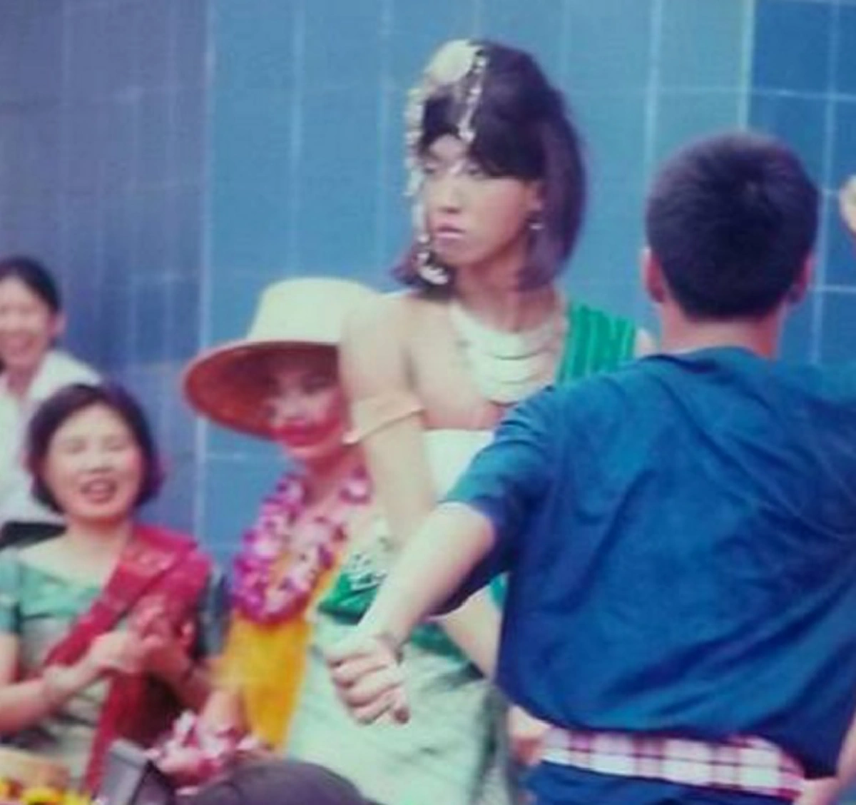 ***ขยี้ตาเป็น 100 รอบ !! เปิดเผยหน้าสด "มาดามมด" ไร้เมคอัพ-ขนตากันสาด เชื่อว่าน้อยคนจะเคยเห็น บอกเลยว่าแทบไม่อยากจะเชื่อ !!