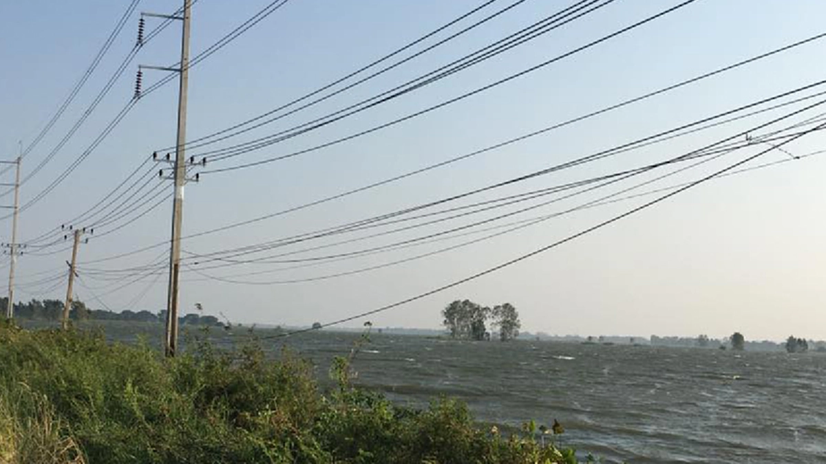 อยุธยาอ่วมหนัก!! พบผู้เสียชีวิตแล้ว ๗ ราย ระดับน้ำพอกันกับปี ๕๔ ไม่มีแนวโน้มว่าจะคลี่คลาย ประกาศ ๙ อำเภอเป็นเขตภัยพิบัติ