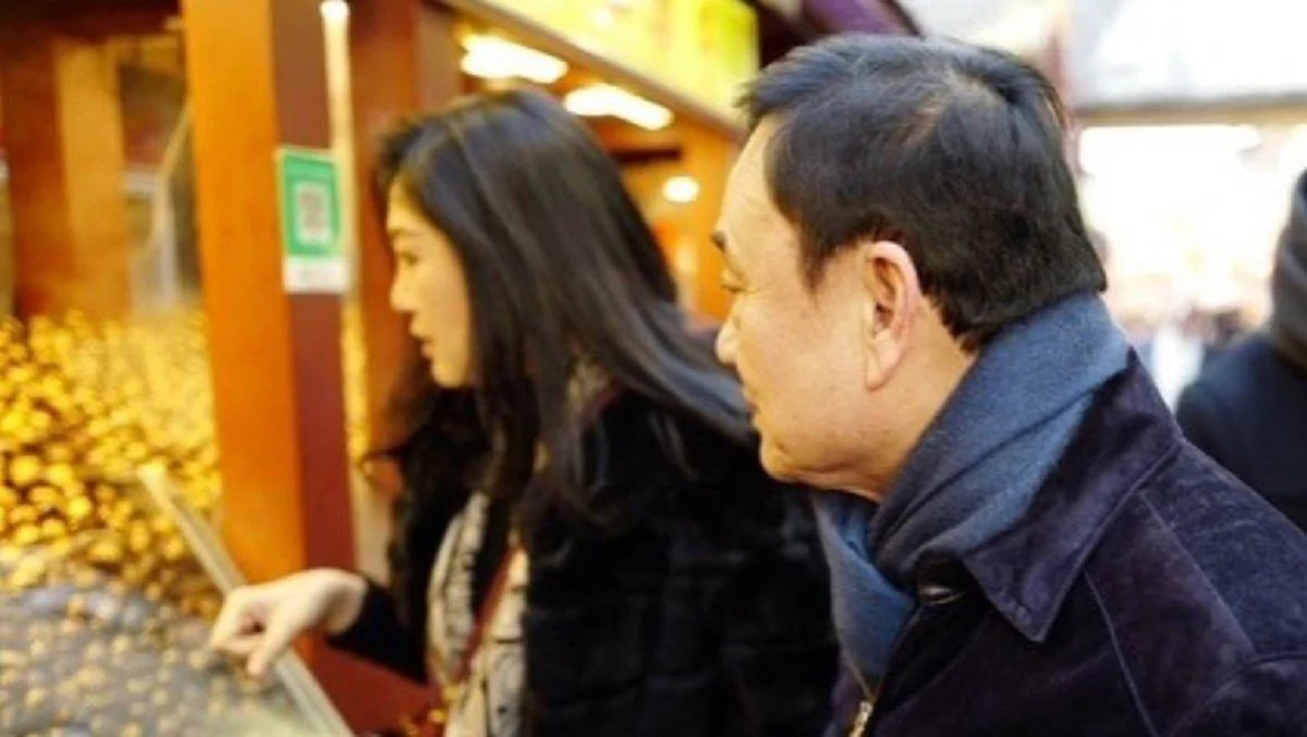 "อภิสิทธิ์"ข้องใจ 2 พี่น้อง"ชินวัตร"โผล่จีนทำไมถอนพาสปอร์ตไม่ได้ หรือมีเงินทำอะไรก็ได้