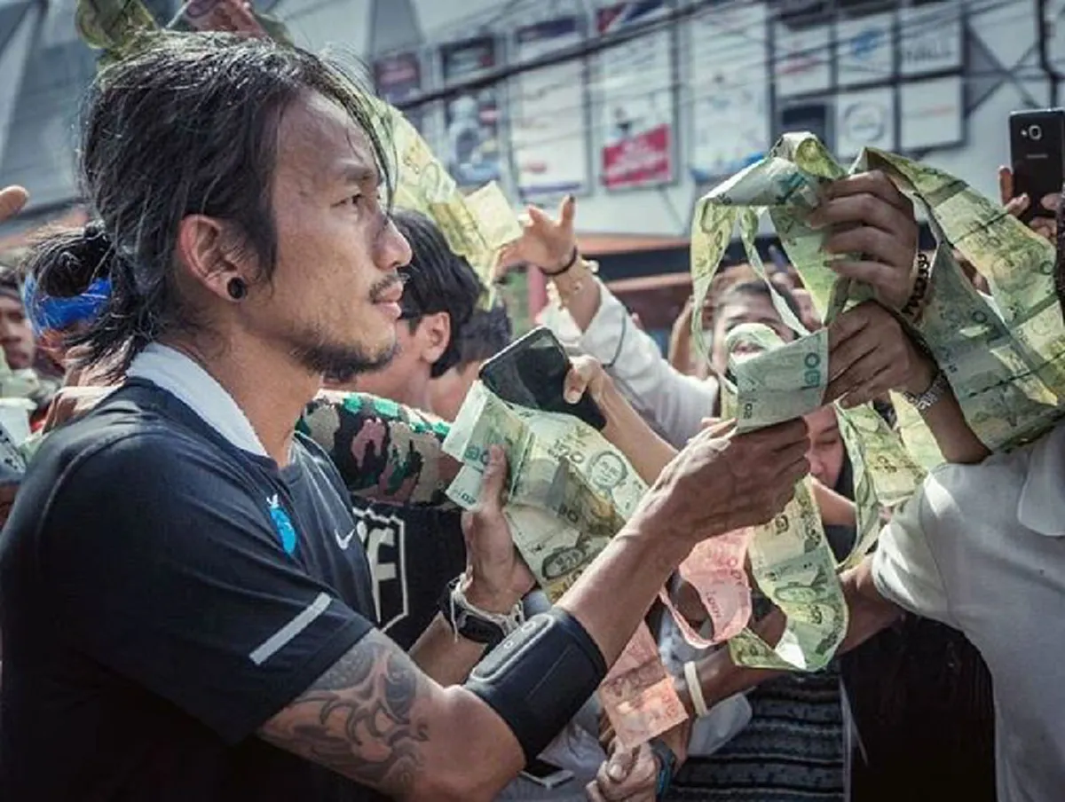 รัก"ผู้ชาย"คนนี้หมดหัวใจ!! ผมไม่อยากให้ทุกคนลืมเป้าหมาย..ผมวิ่งเเค่8วัน??!"หมอ","พยาบาล"วิ่งมาทั้งชีวิต!! ฮีโร่คือพวกเขา..เราต้องช่วย(คลิป)