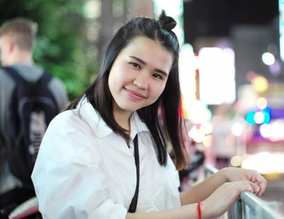 นาที\"พ่อน้องแอ๋ม\"ปล่อยโฮ เปิดโลงศพดูหน้านางฟ้าของพ่อสวยงามเหมือนแค่นอนหลับไป