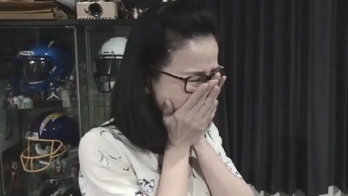 "เต้ย จรินทร์พร" เซอร์ไพรส์ของขวัญวันเกิดแม่ทำน้ำตาไหล รู้เหตุผลยิ่งซึ้งหนัก เคยอยากได้แต่แพงเลยดูรูปเอา