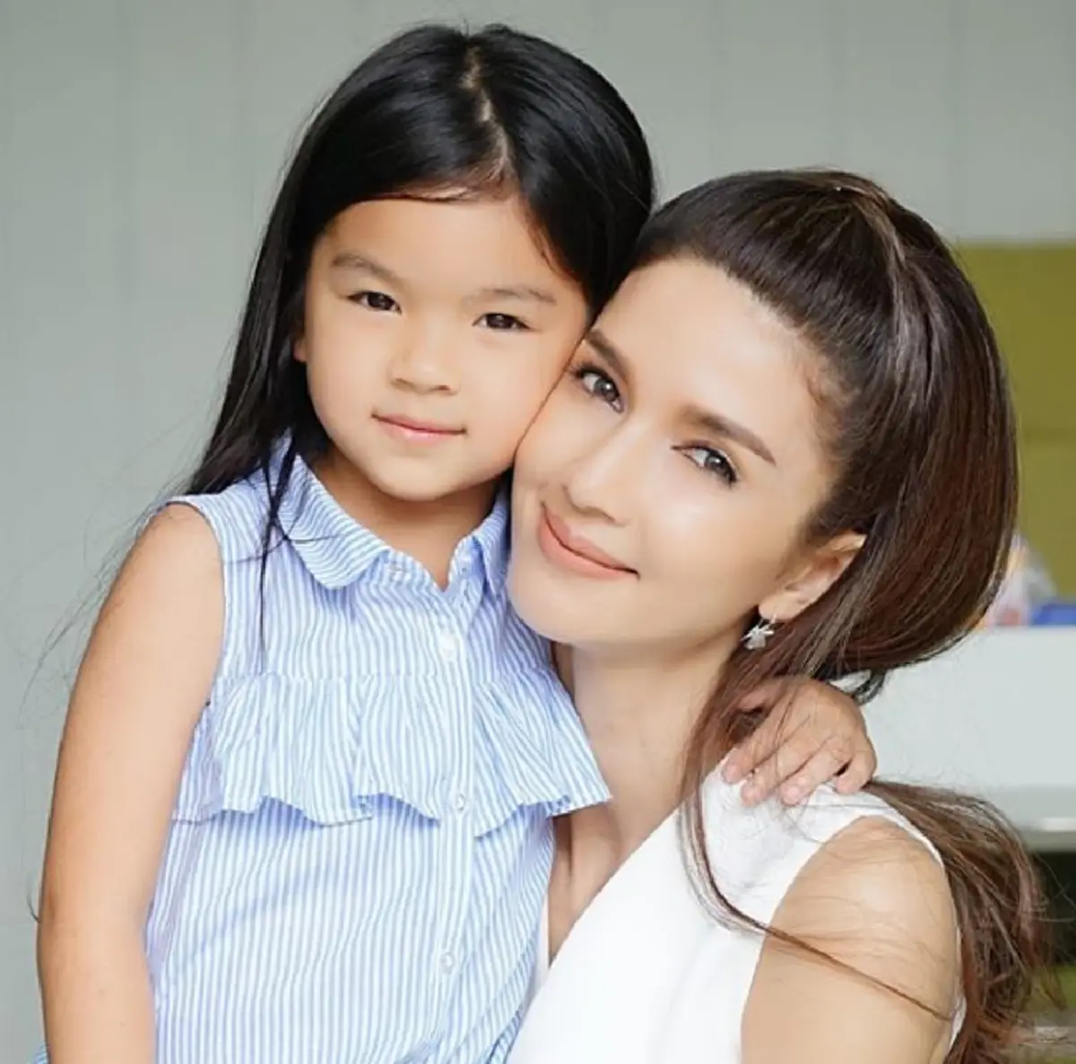 "น้องมะลิ" พูดถึง "ปอ ทฤษฎี" ตอนนี้พ่ออยู่บนฟ้า รับรู้ว่าเสียชีวิตไปแล้ว