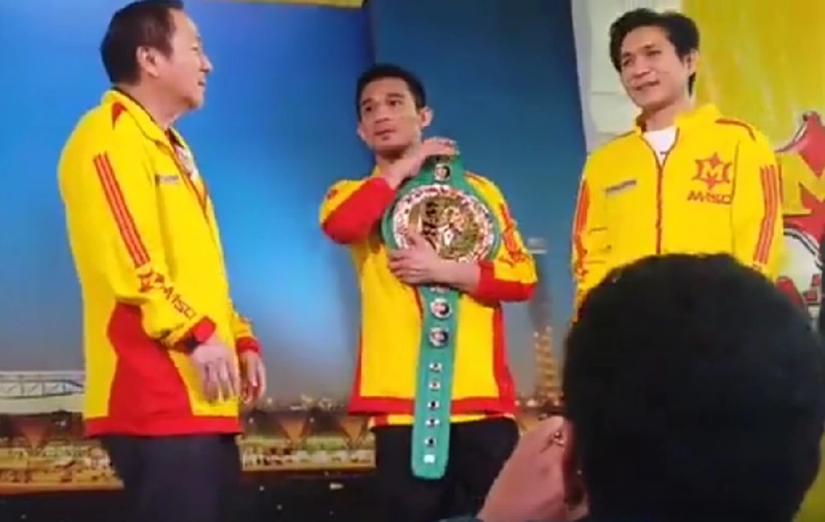 ชั่วโมงนี้ต้องเขาเลย!!ชื่นมื่นสุดๆวินาทีแชมป์มวยโลก"เจ้าแหลม" ถึงกับเข่าอ่อน เจอหน้าหวานใจ"น้องเก๋"เพื่อทำในสิ่งตั้งใจมานาน14ปี!?!