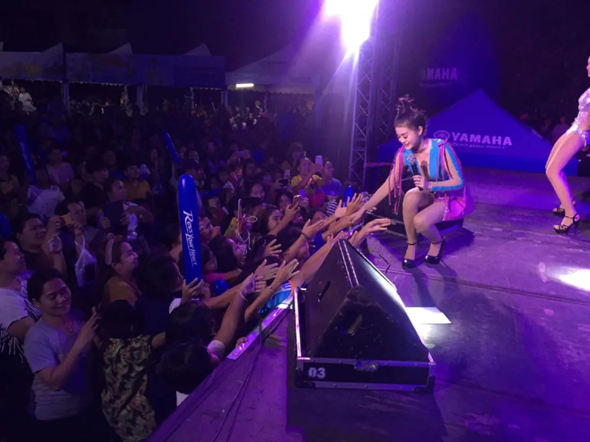 *โอกาส"ทอง"เห็นๆ !!! "ลำไย ไหทองคำ" ยิ้มกว้าง ไม่หวั่นข่าวดราม่า ล่าสุดรับงานหนังกับ "ผกก.ระดับฮอลลีวู้ด" โกยเงินเน้นๆ!!! (เนื้อหา)