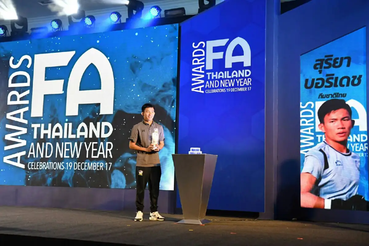 บุรีรัมย์ ยูไนเต็ด กวาด 6 รางวัล เมสซี่เจ คว้า รางวัลเกียรติยศ Presidents Award  งาน FA Thailand Awards 2017 (รายละเอียด)