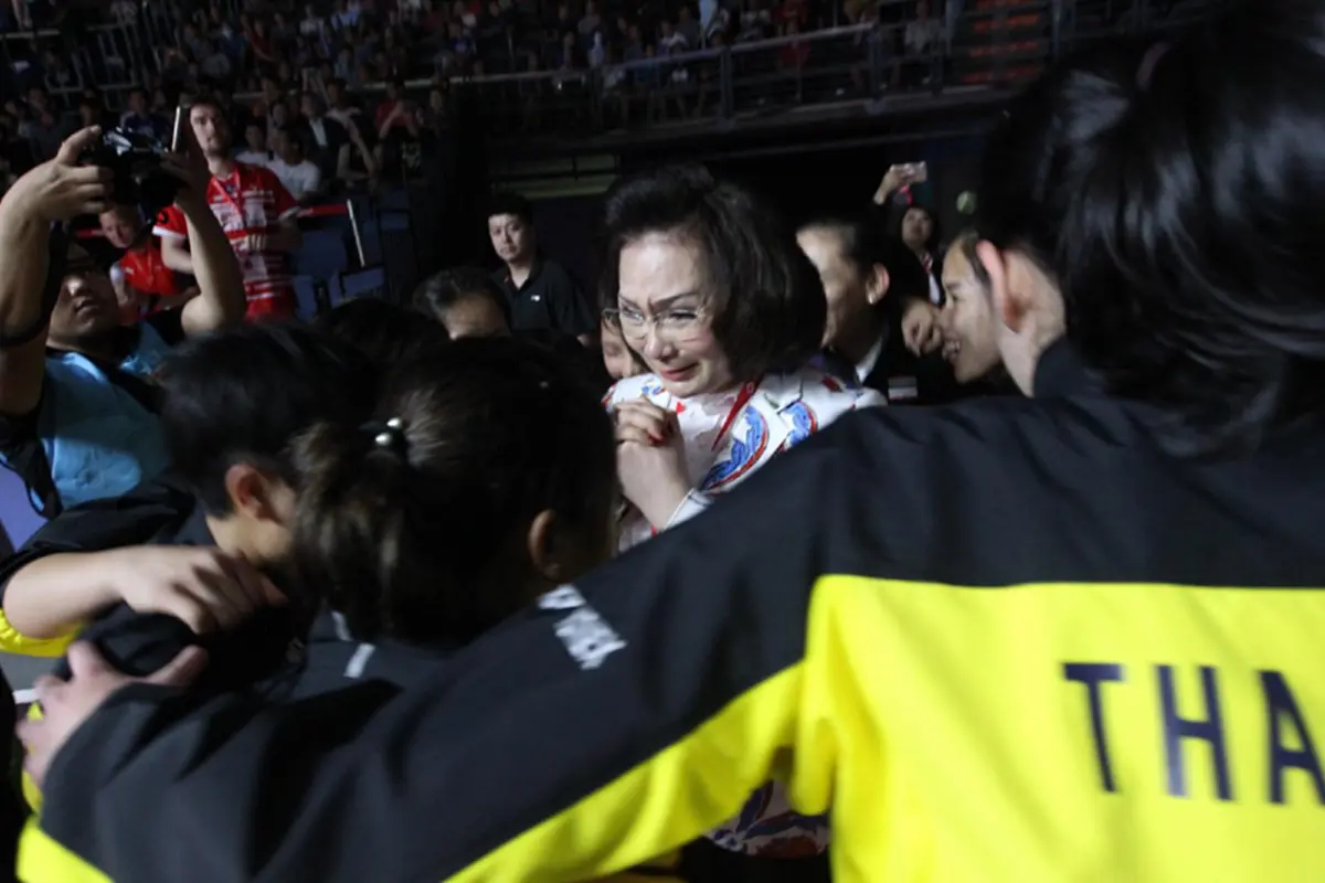 กระหึ่ม!! ชมกันชัดๆ วินาทีเเห่งประวัติศาสตร์ วงการเเบดมินตันไทย.."ทีมขนไก่สาว" โค่น"จีน" ทะลุชิงฯ"อูเบอร์คัพ" (คลิป)