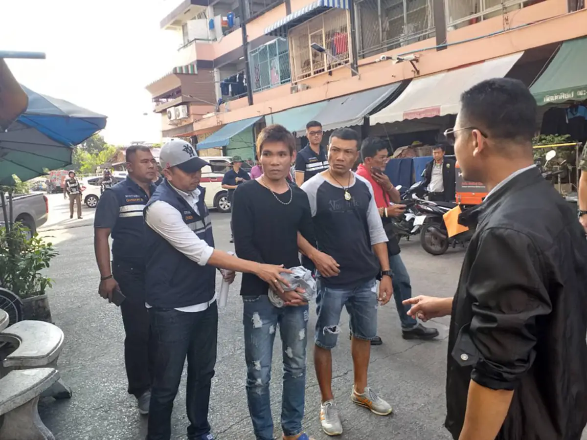 "ไอ้เบิร์ด" ต่างด้าวเถื่อนชาวเวียดนามกร่าง ทำร้ายสาวไทย สุดท้ายสิ้นท่าโดนรวบคาขบวนรถไฟ