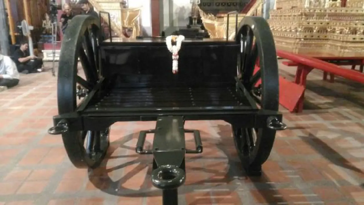 ส่งมอบแล้ว...ราชรถของ"ในหลวง ร.๙" ...กรมสรรพาวุธทหารบก อัญเชิญราชรถปืนใหญ่ มาที่โรงราชรถพิพิธภัณฑ์สถานแห่งชาติ พระนคร