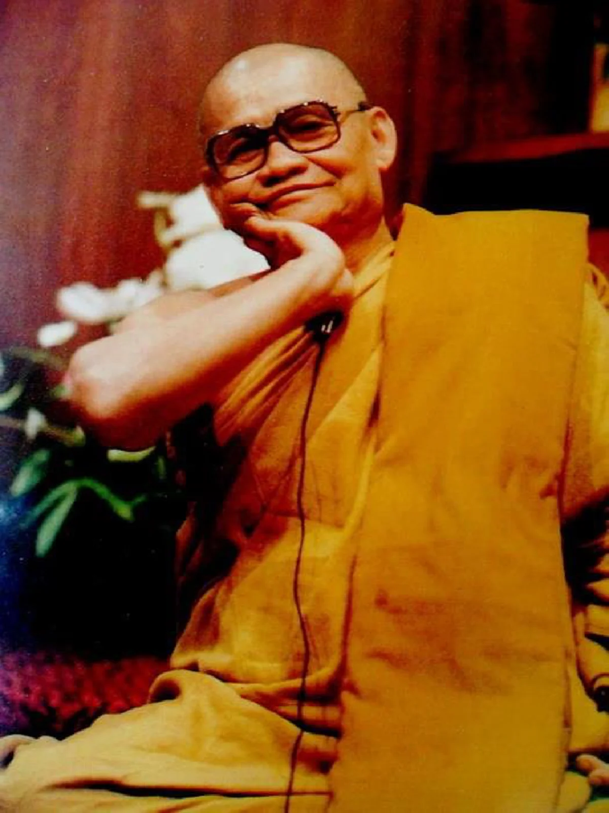 "ผมบวชจากตดใหม่"!! ประโยคเดียวอึ้ง...เมื่อเณรฝรั่งตอบคำถามหลวงพ่อชาว่า "บวชมาจากไหน"? เดชะบุญ...ล่ามช่วยเอาไว้ทัน!!