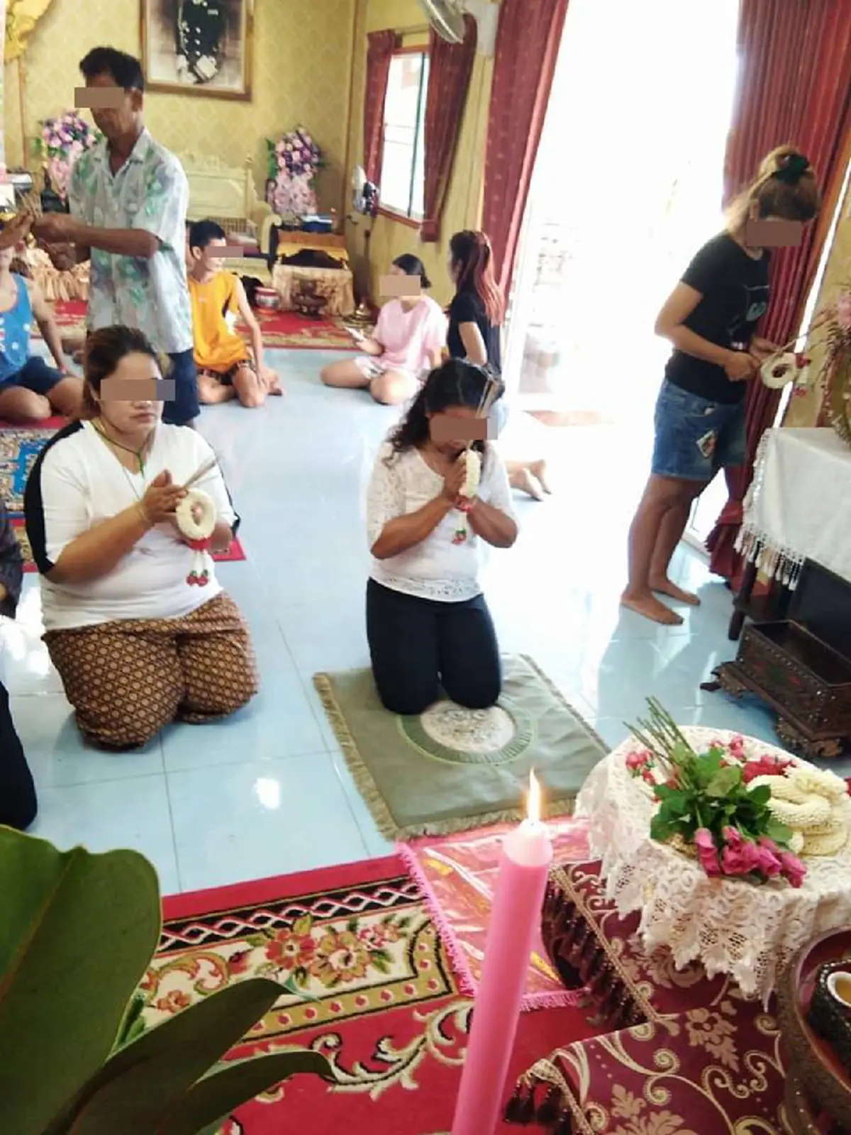 ตำรวจทำไรหน่อยไหม? ชาวเน็ตจวกสนั่น! หนุ่มอ้างตัว เป็นร่างทรง "พระปิยะมหาราช" ซ้ำร้ายเป็นอ้างเป็นองค์อื่นได้อีก ลามปามสุดๆ (ชมภาพ)